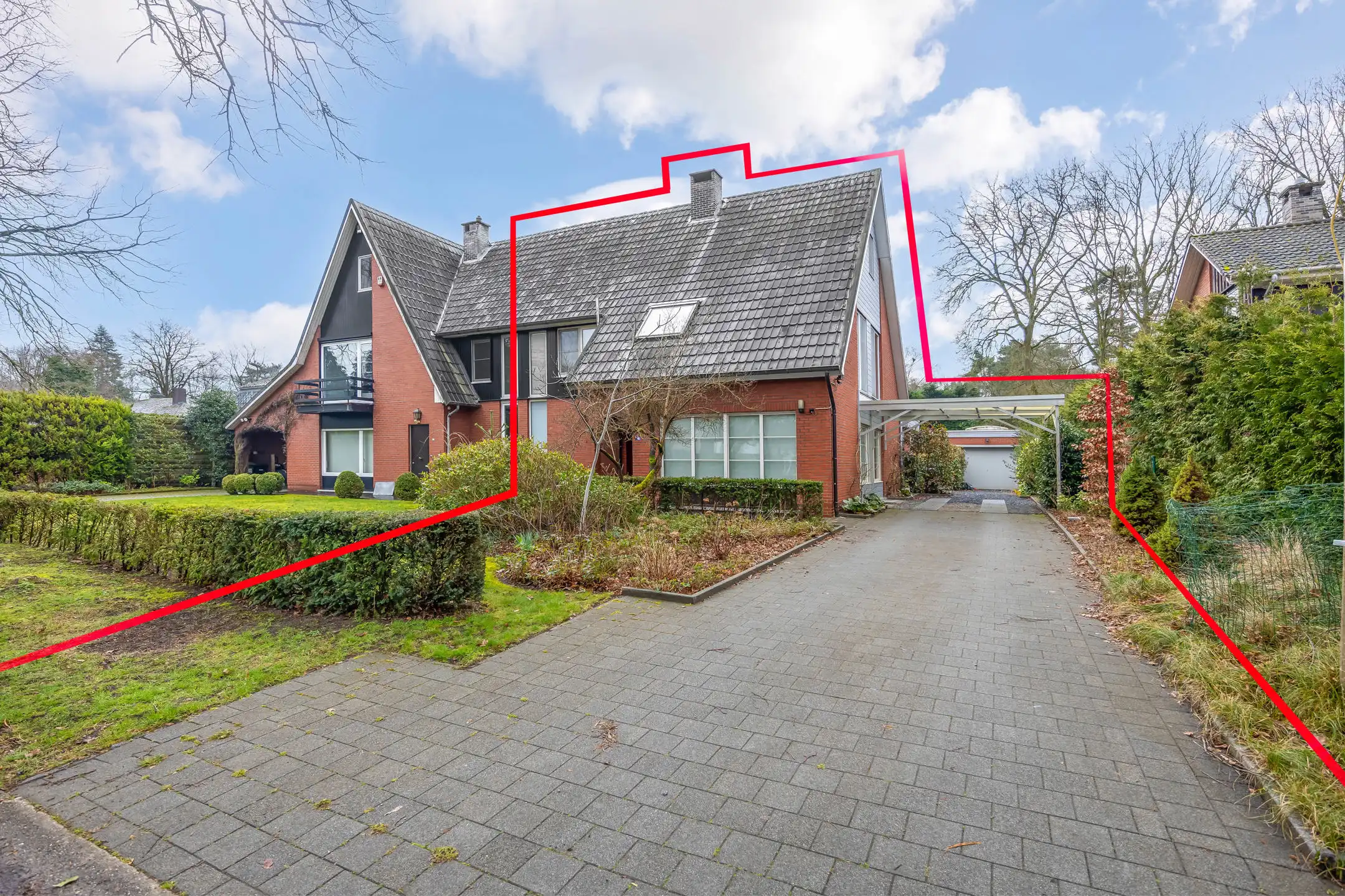 Ruime halfopen woning op zuidgericht perceel van 752 m² foto 2