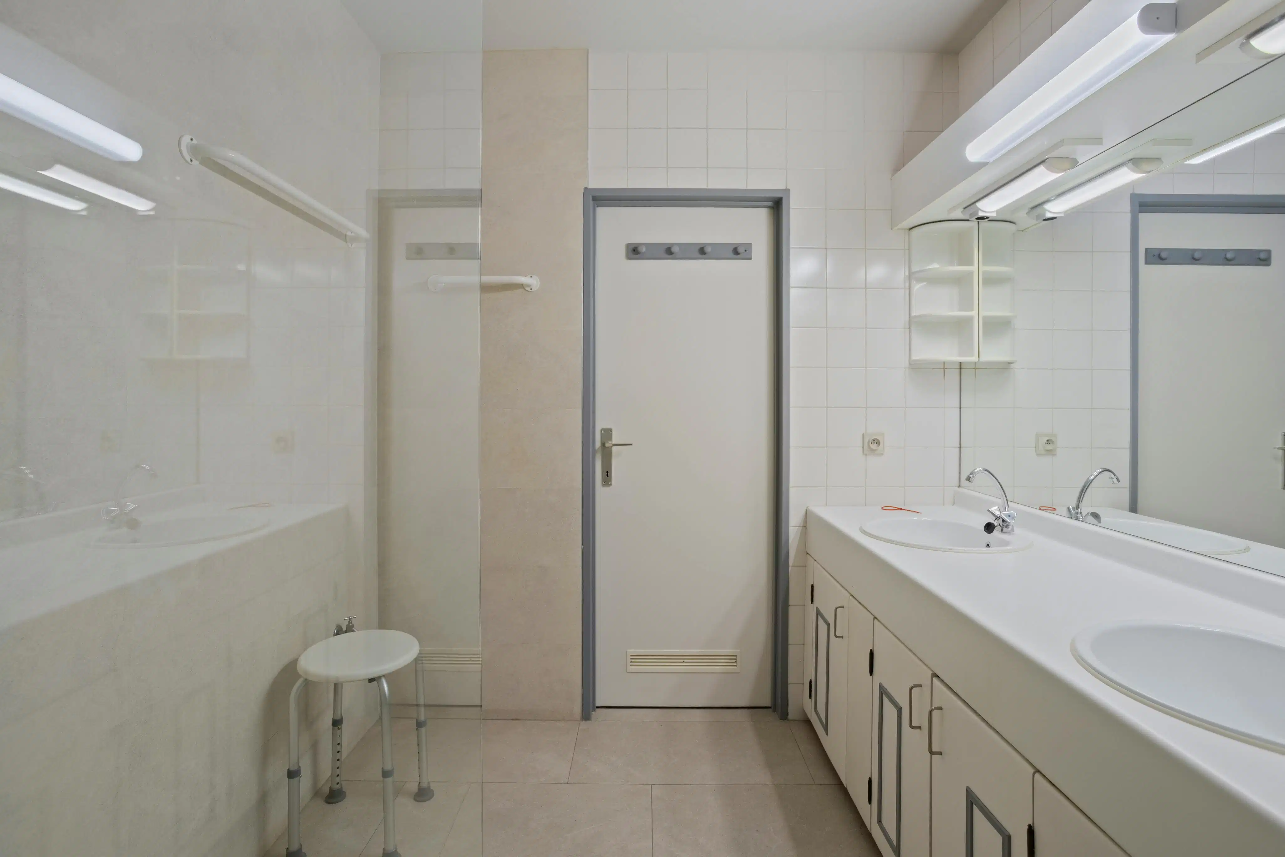 Gelijkvloers appartement te koop vlakbij het centrum van Aartselaar foto 20