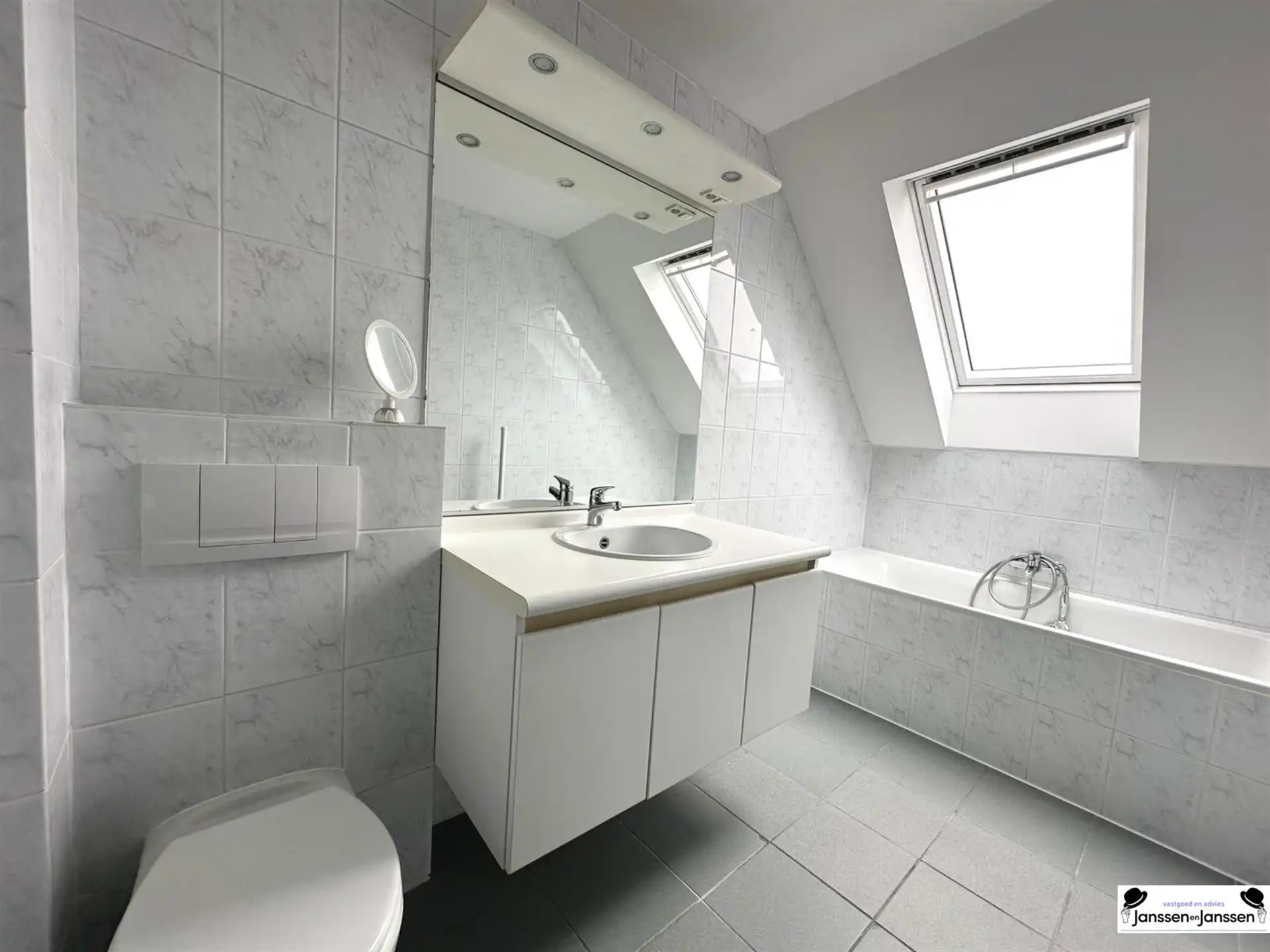 Ruim 1-slaapkamer appartement te huur in centrum Wuustwezel foto 6