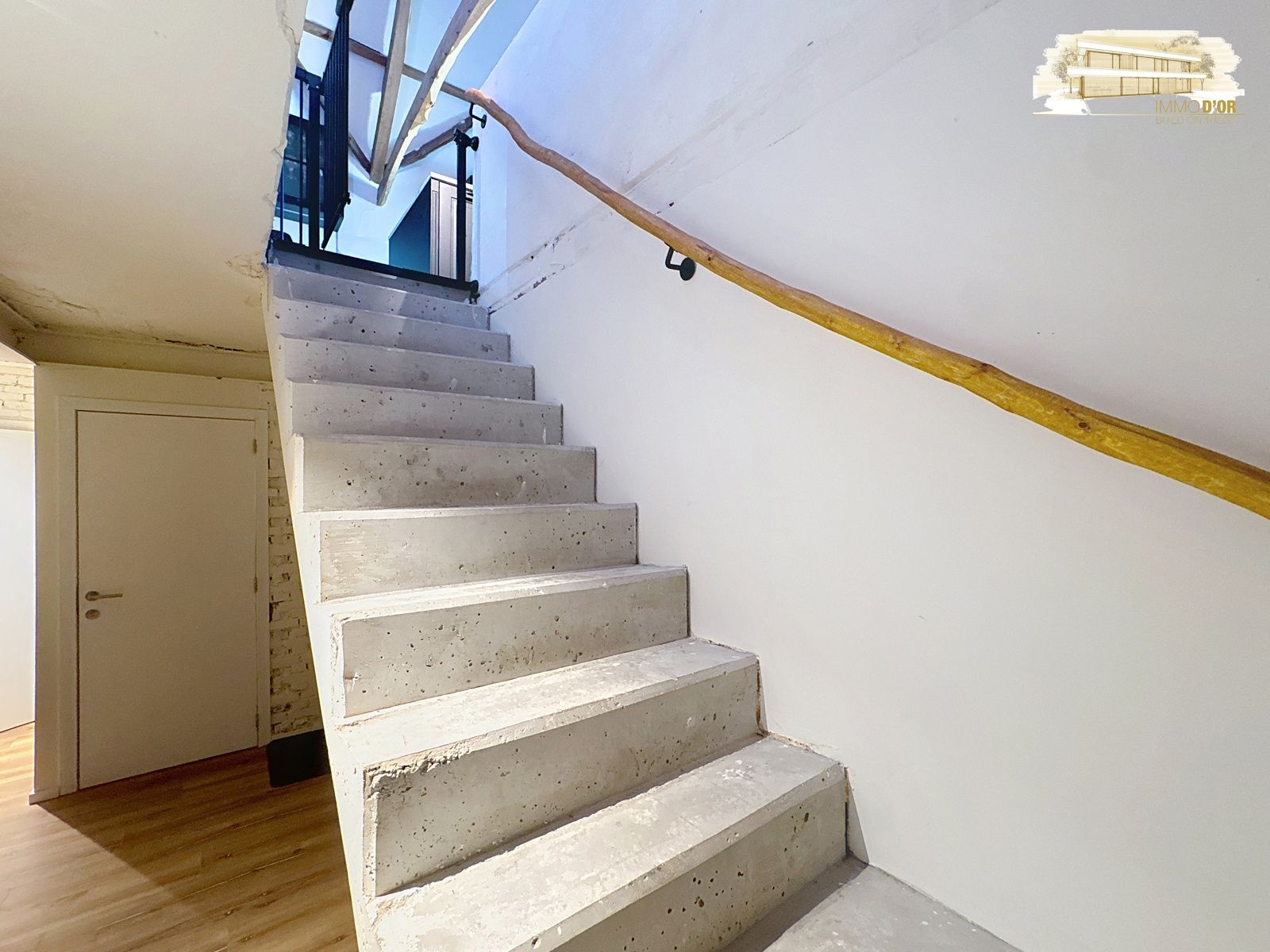 Prachtig gerenoveerd pand: handelspand + duplex + studio!  foto 7