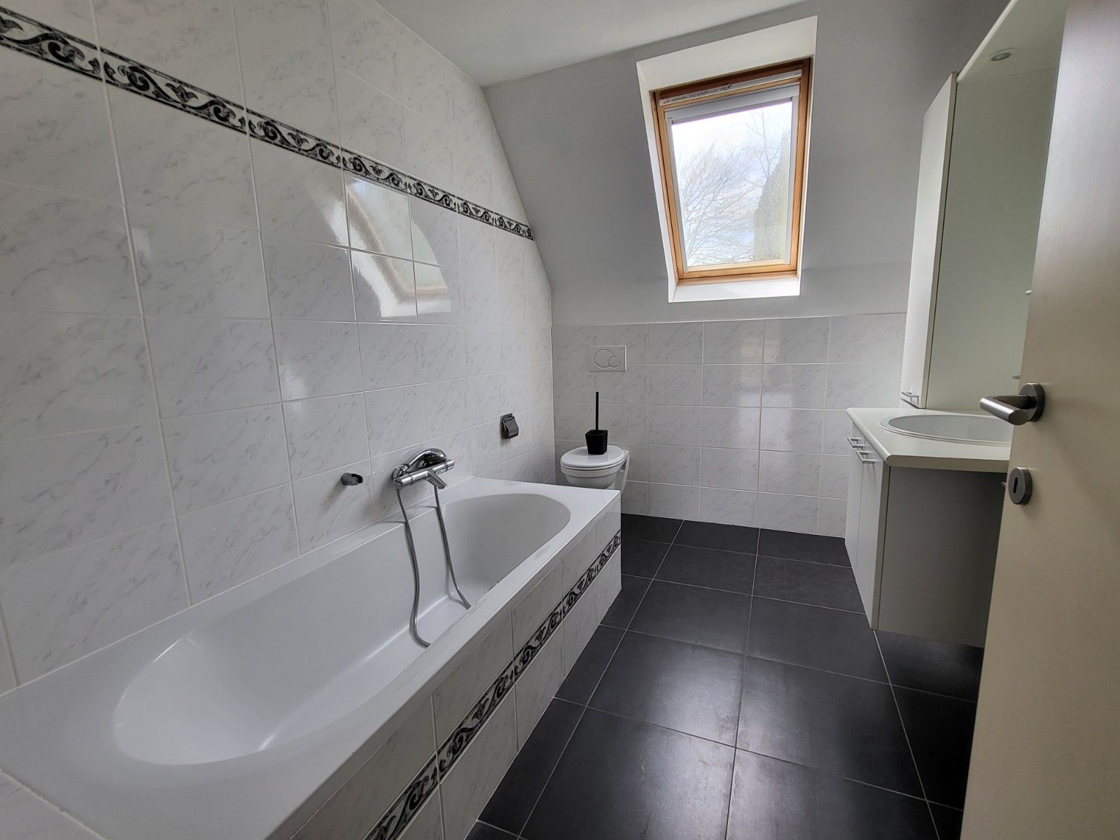 Triplexwoning gelegen nabij het park van Poeke foto 15