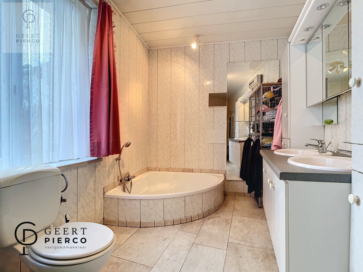 Ruime gezinswoning te Linter met garage foto 10