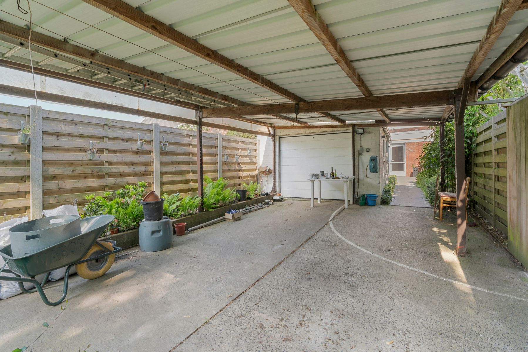 Gezellige, instapklare woning met garage en tuin foto 5