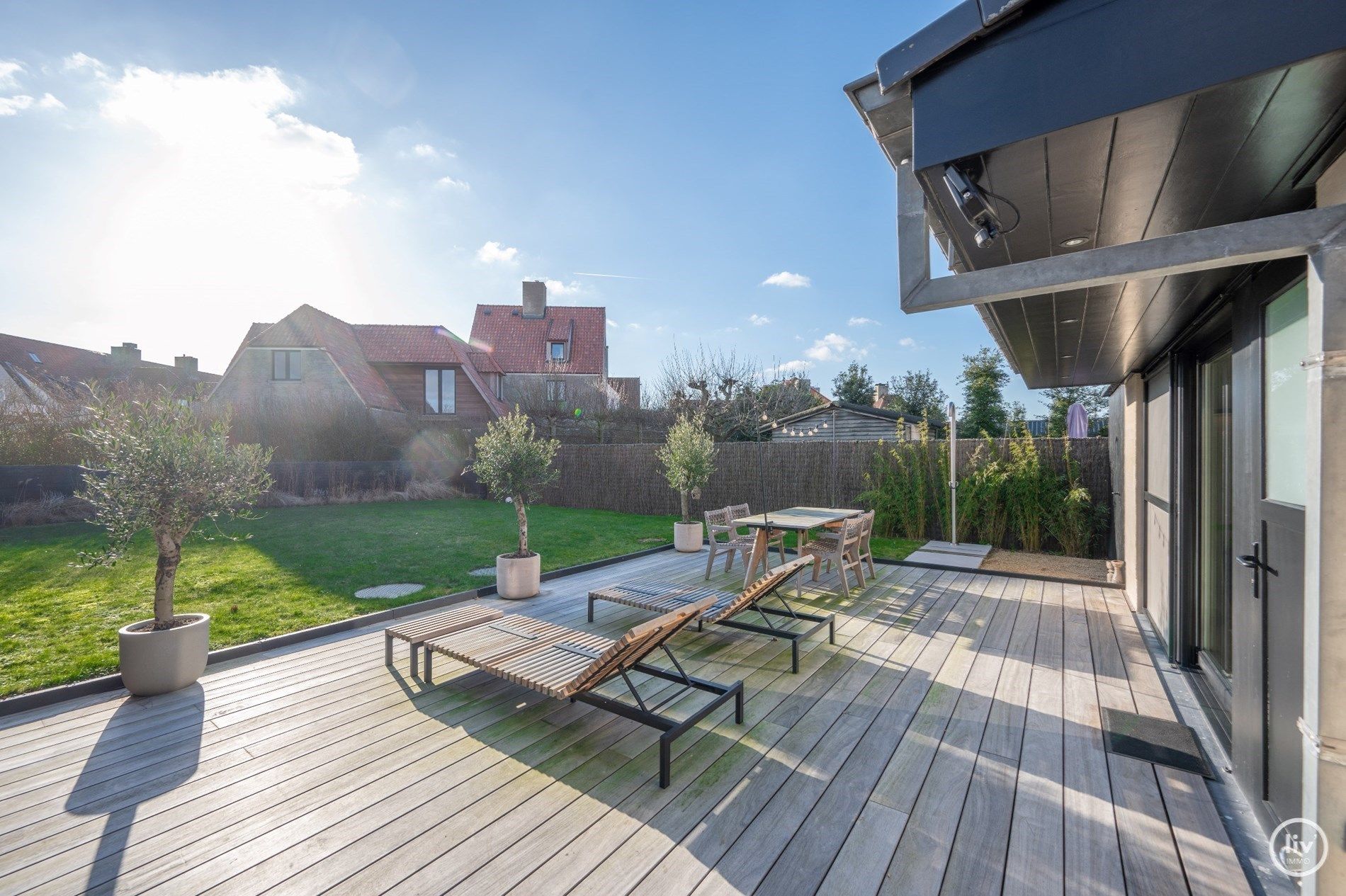 Prachtige alleenstaande woning met smaak gerenoveerd op een topligging in de Kalfstraat te Knokke.  foto 29