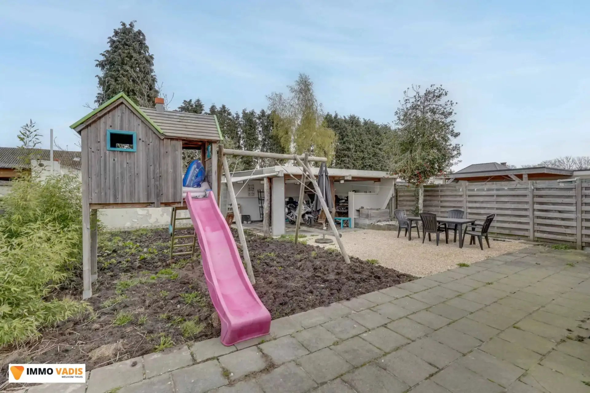 Ruime halfopen bebouwing met 3 slaapkamers en inpandige garage foto 12