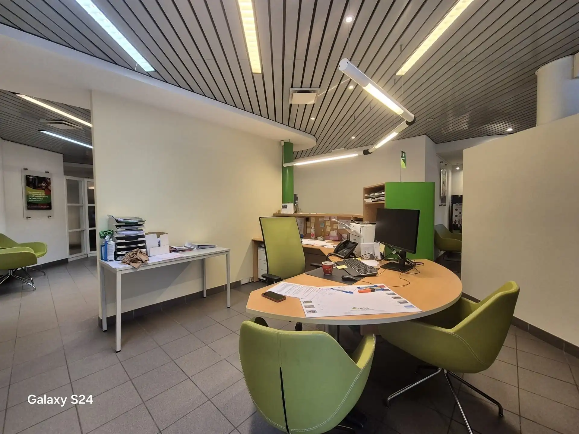 Ruim handelspand te huur – voormalig bankkantoor.  foto 10