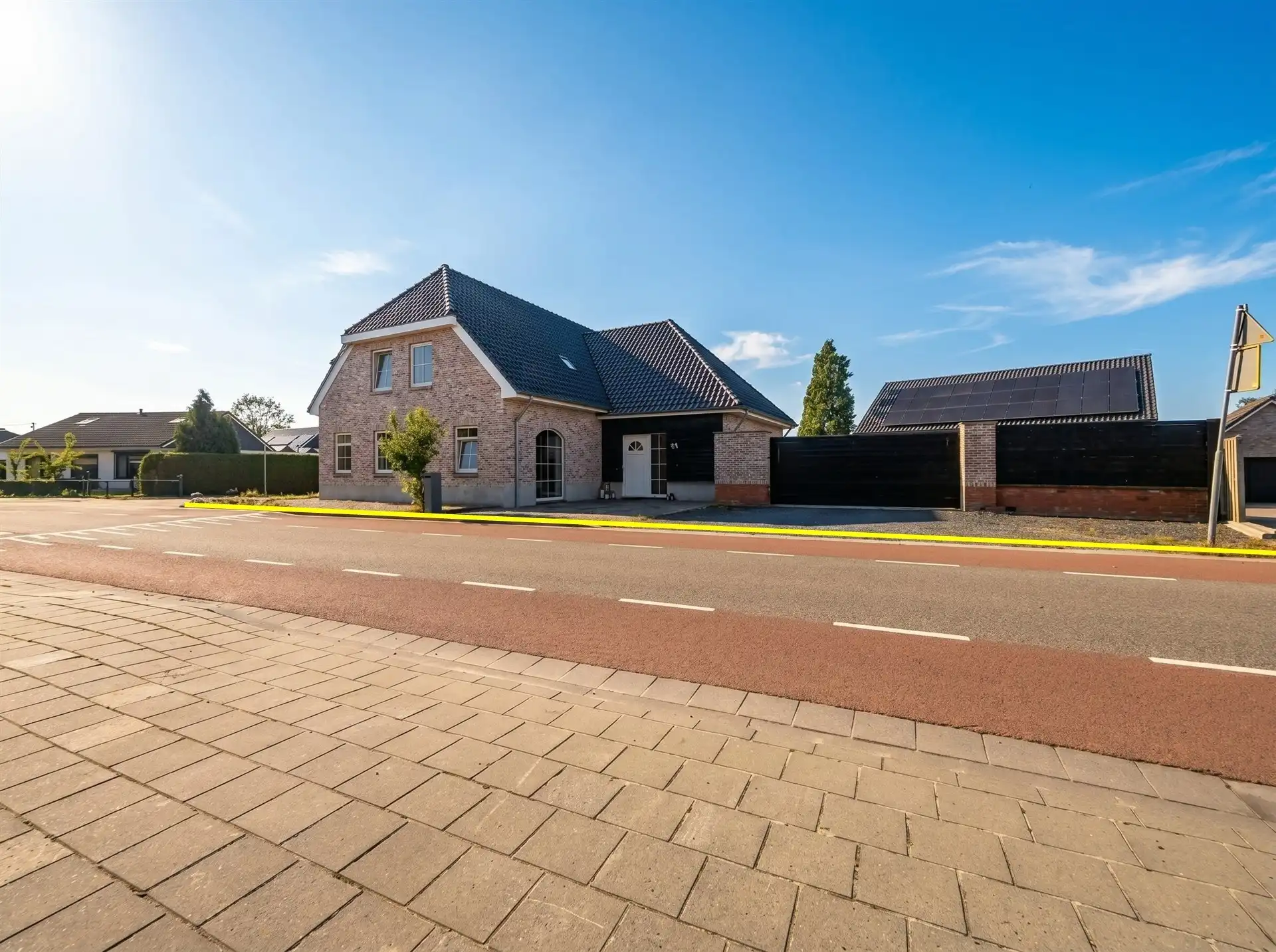 Luxueuze villa met 5 slaapkamers en ruime tuin! foto 28