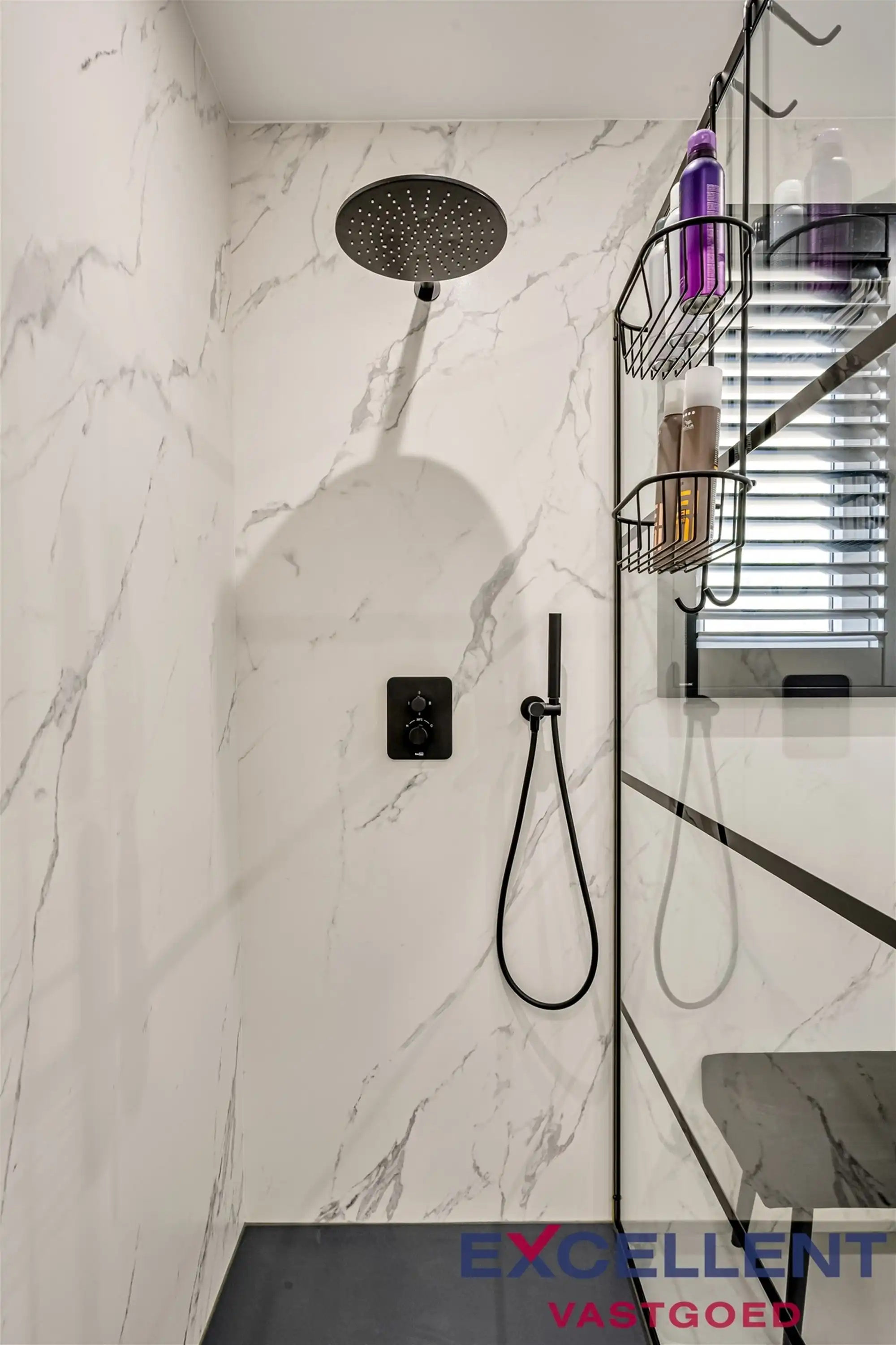 Modern gerenoveerde en riante villa met verzicht te koop foto 20
