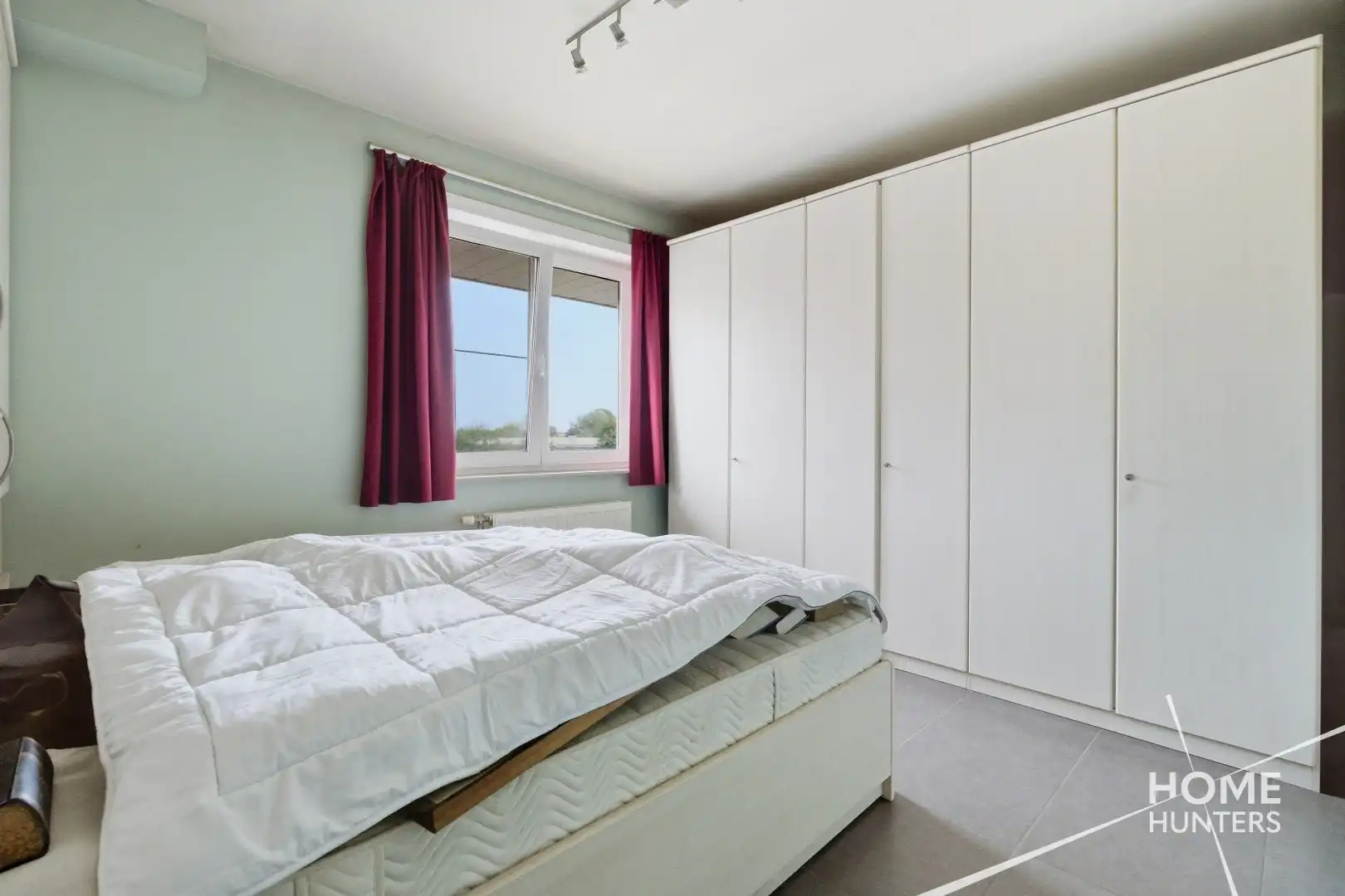 Appartement met 2 slaapkamers en garage te Kortemark! foto 9