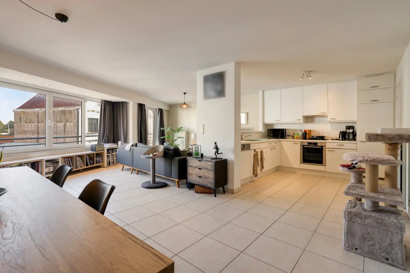 Ruim appartement te koop in kleinschalige residentie op de eerste verdieping foto 2
