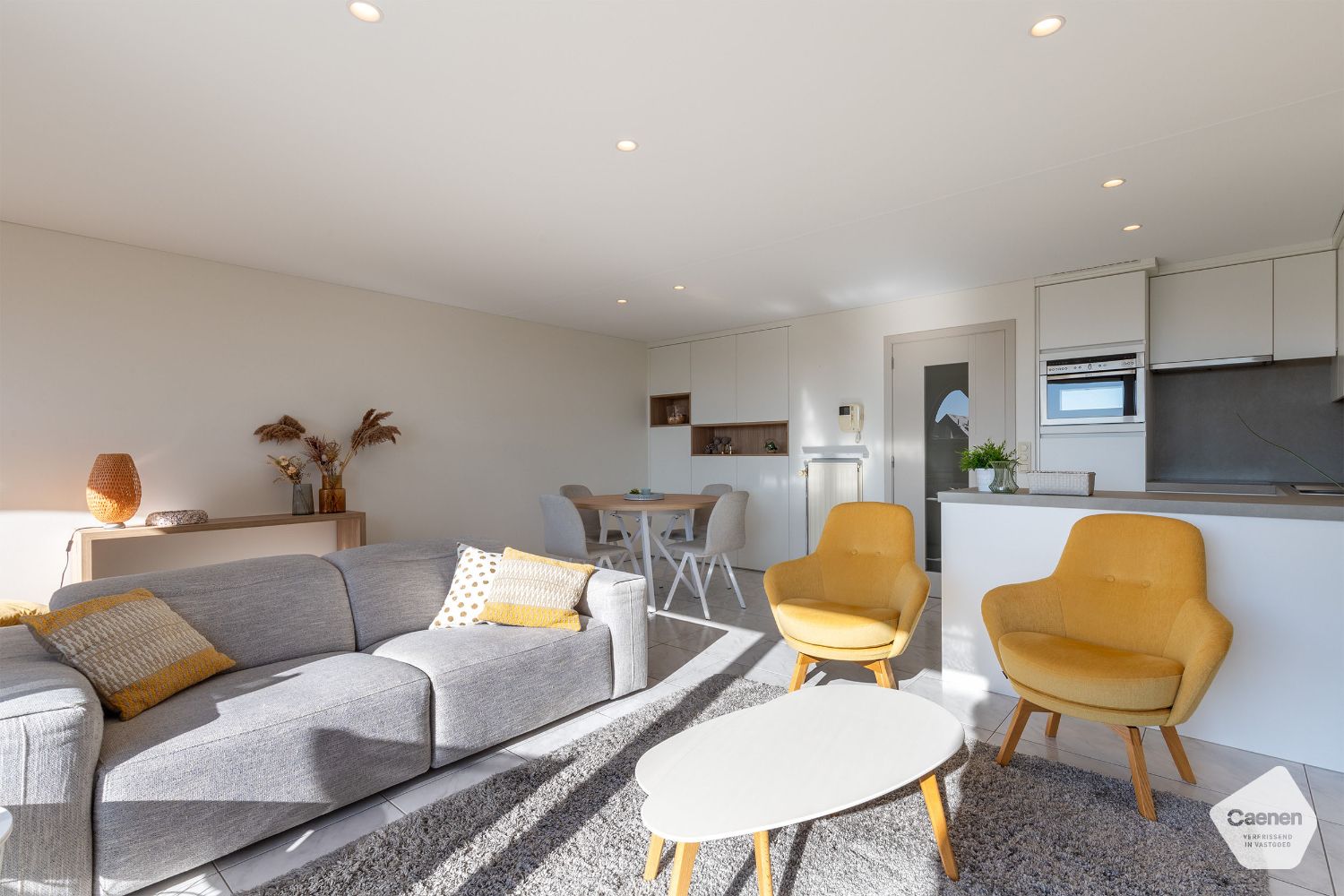 Prachtig gerenoveerd appartement met 2 slaapkamers en open zicht foto 4