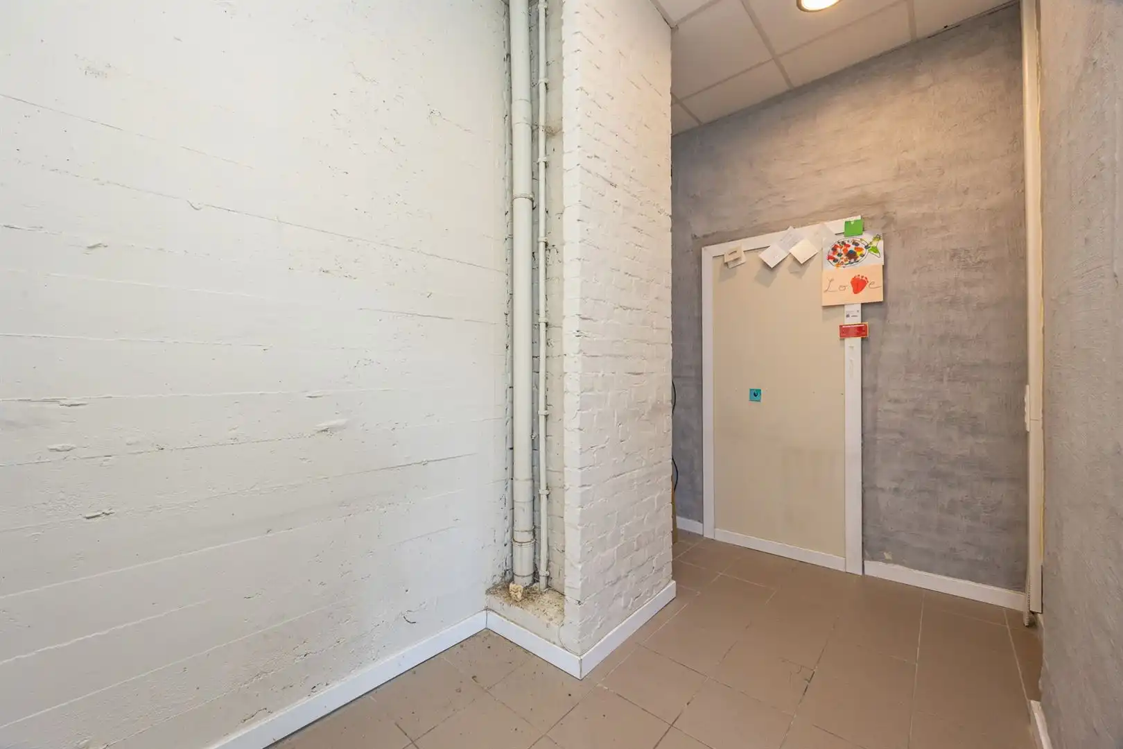 Veelzijdige commerciële ruimte met privé parkeerplaatsen  foto 26