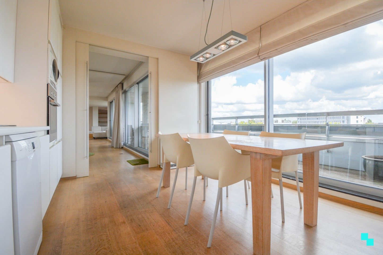 UItzonderlijk ruim appartement aan het water te Roeselare! foto 10