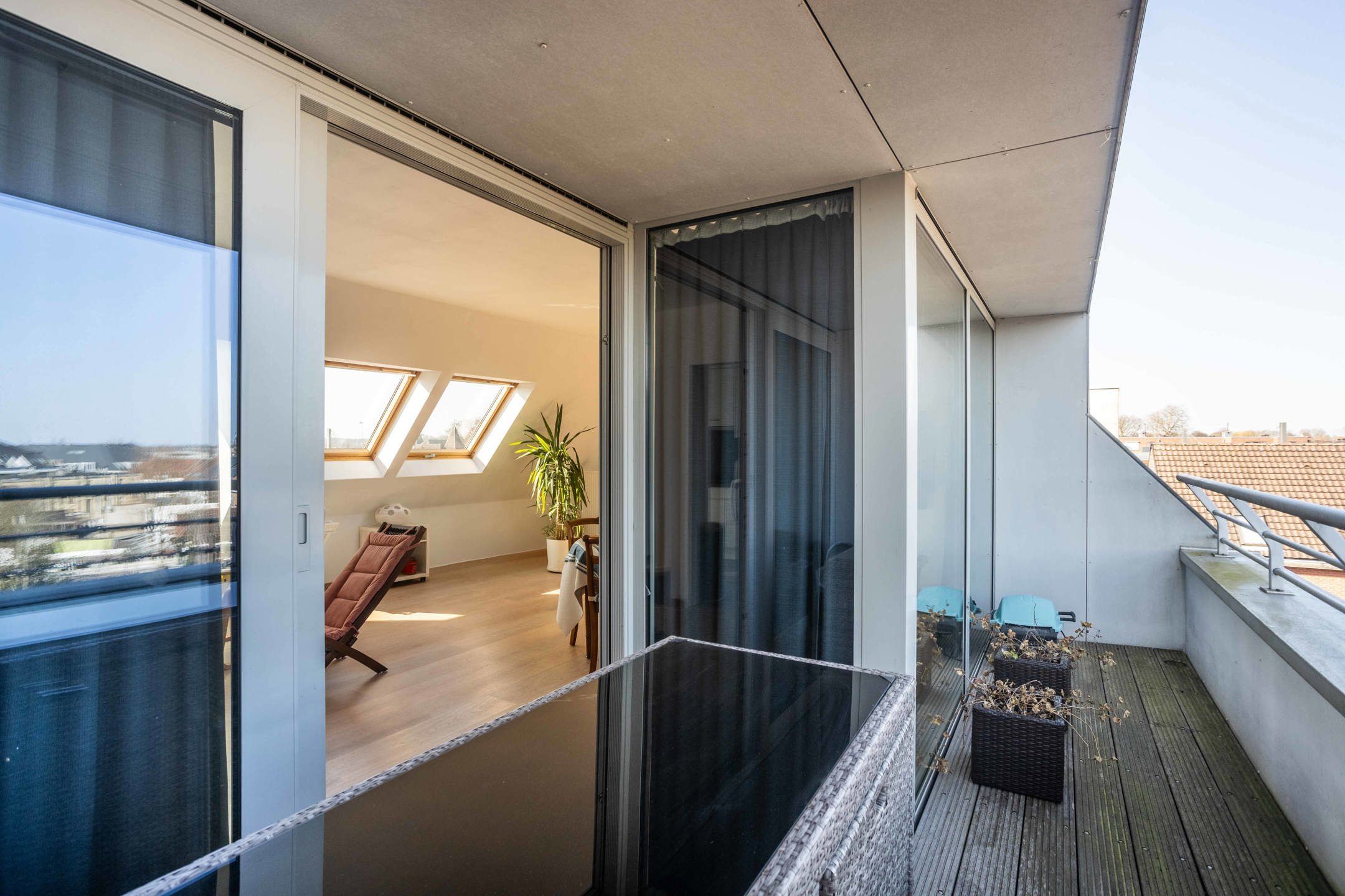 Ruim en lichtrijk 2-slpk appartement te koop met garagebox foto 14