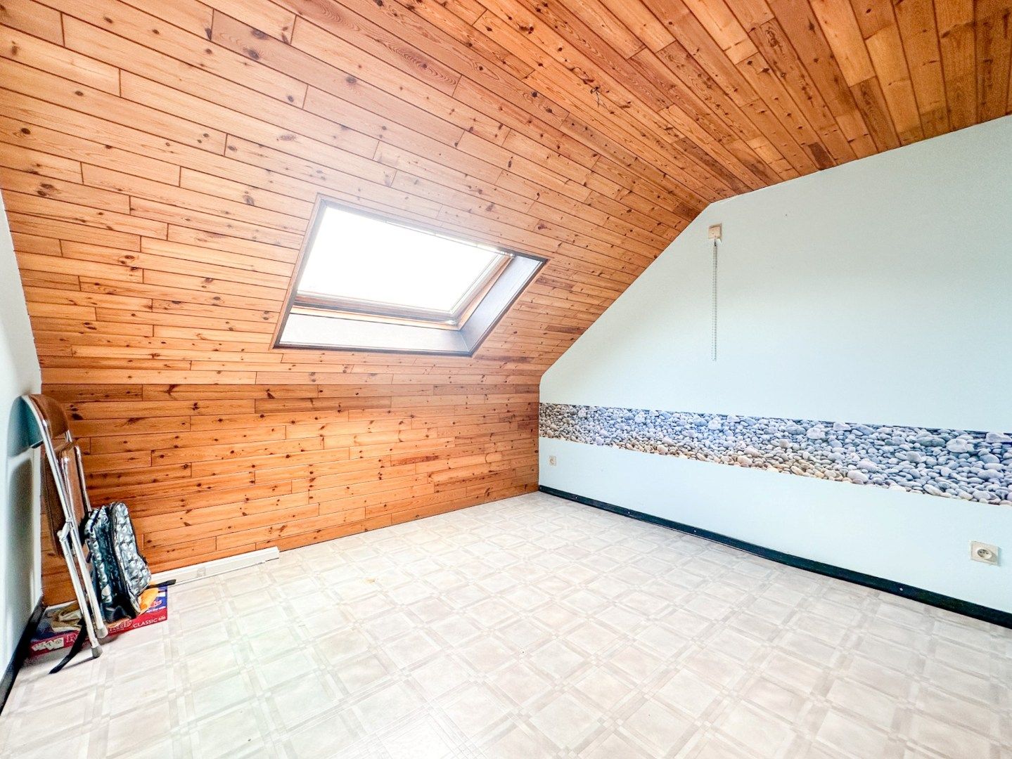 Verzorgde gezinswoning met mooie tuin, 3 slpk, garage, gunstige ligging Torhout. foto 16