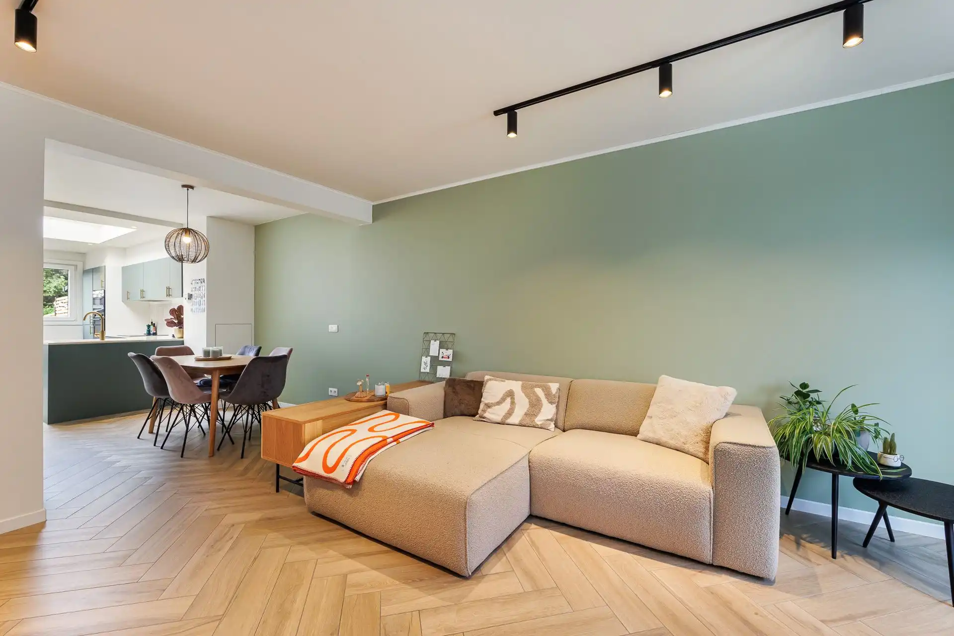 Instapklare woning met zonnige tuin foto 12