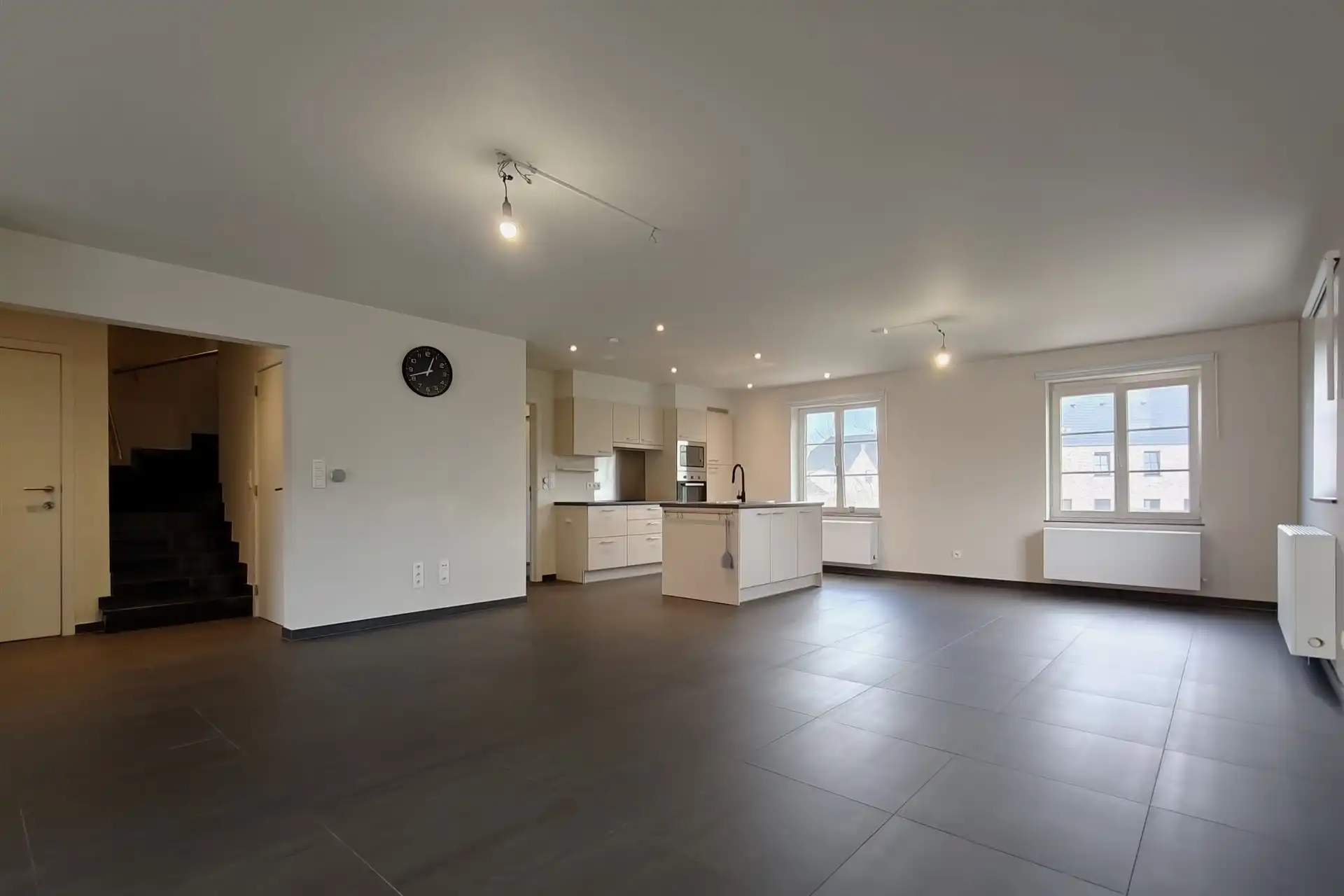 Ruime duplex (197m²) in een residentiële woonwijk te Munsterbilzen foto 7