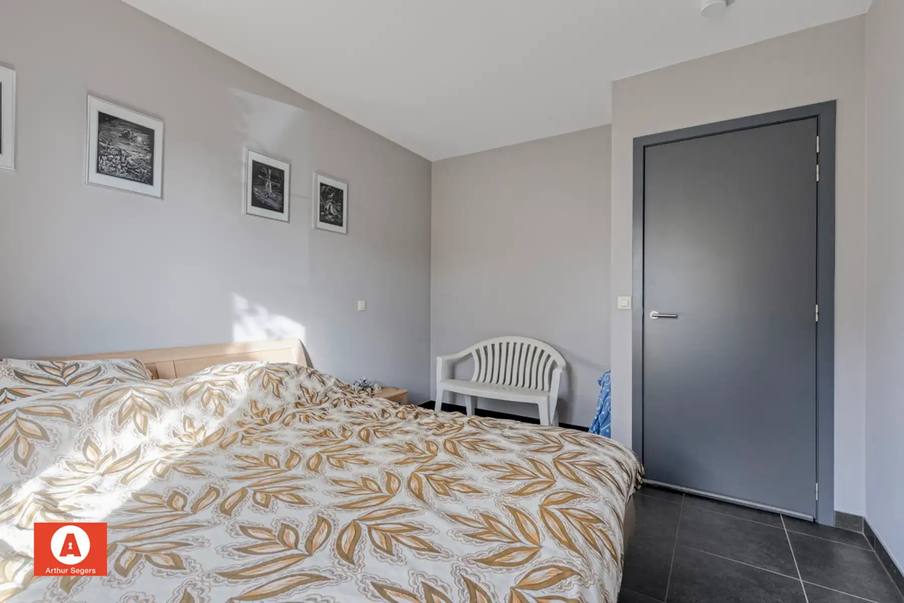 Recent Gelijkvloers appartement met tuin en parkeerplaats. foto 12