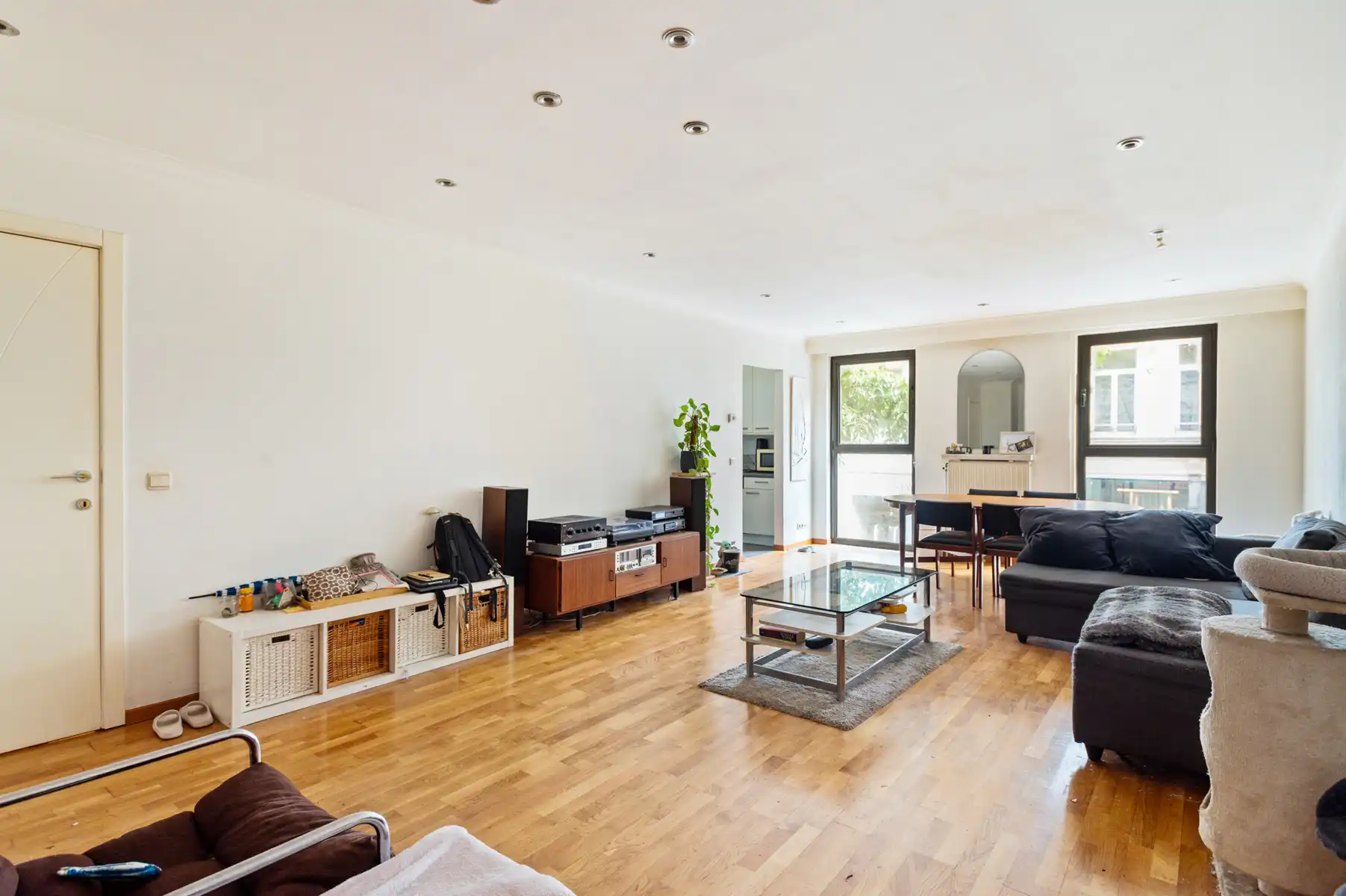 Wonen in de Nationalestraat, met terras en autostaanplaats foto 2