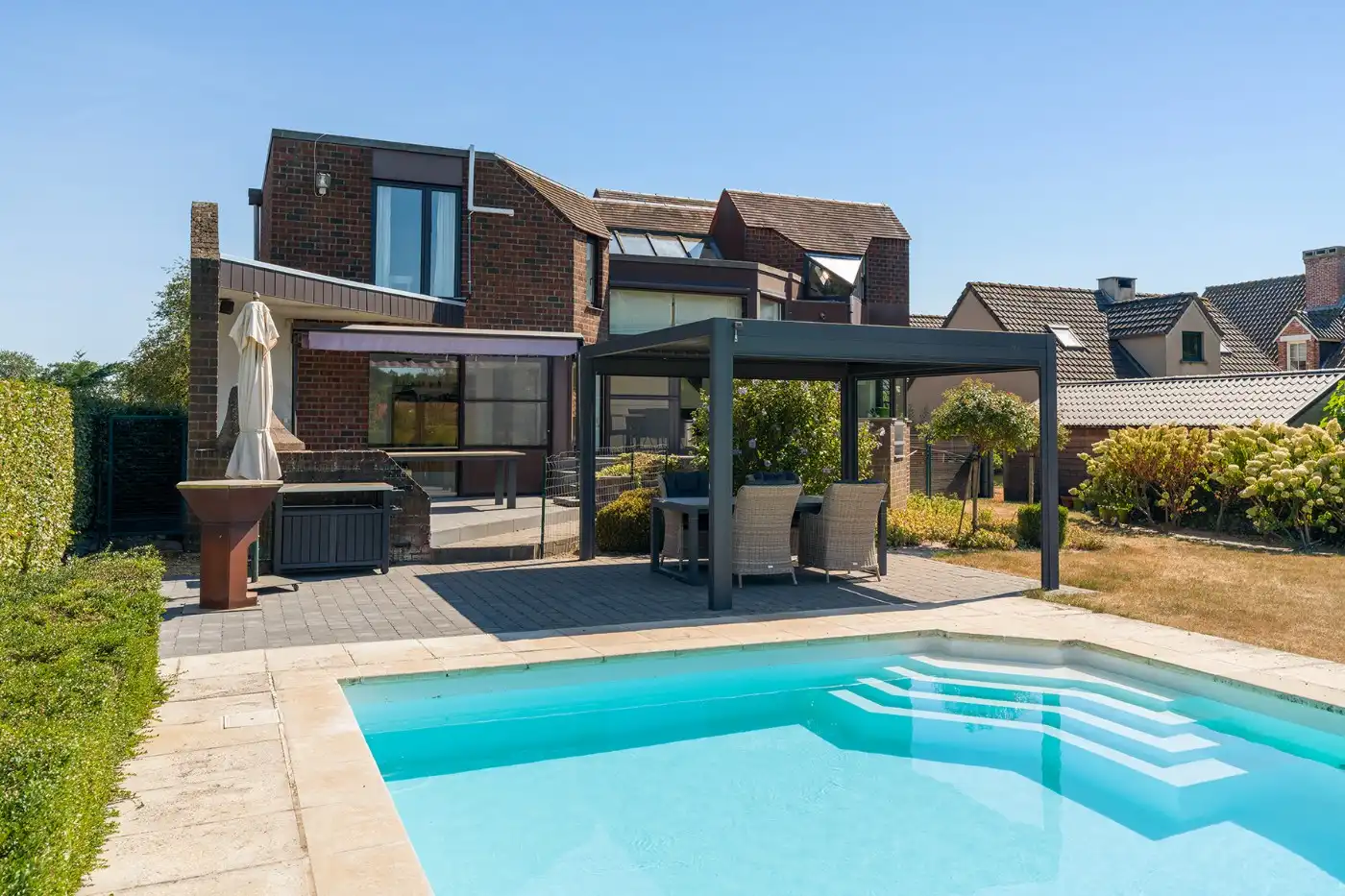 Top gelegen, ruime, vrijstaande woning met 3 slpk., garage en prachtige tuin foto 37