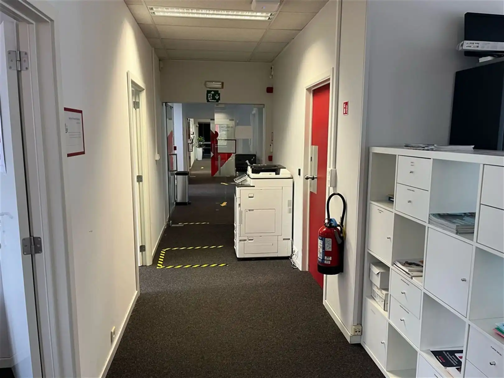 Instapklaar kantoor gelegen in Kontich foto 21