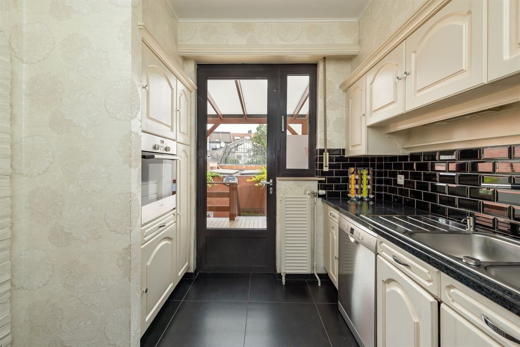 277m² aan woonoppervlakte + tuin, terras en garage foto 5