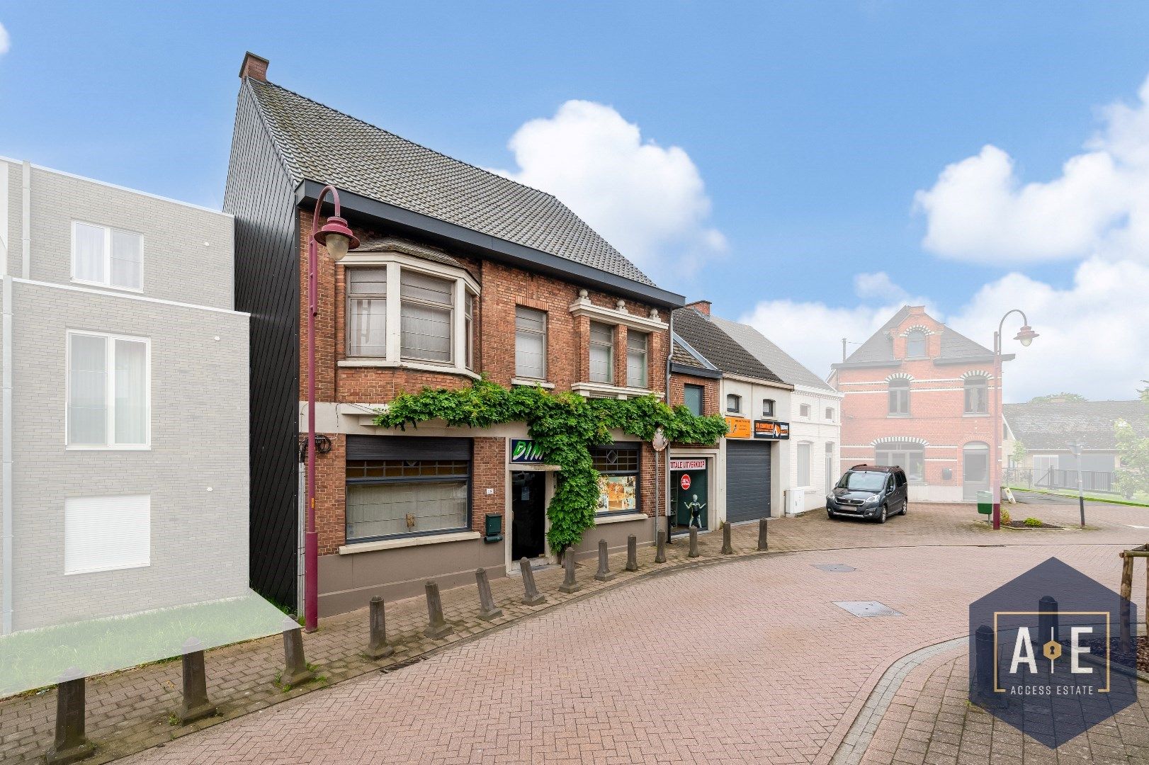 SERSKAMP - Handelshuis/grote woning/winkelruimte/opslag te koop! foto 1