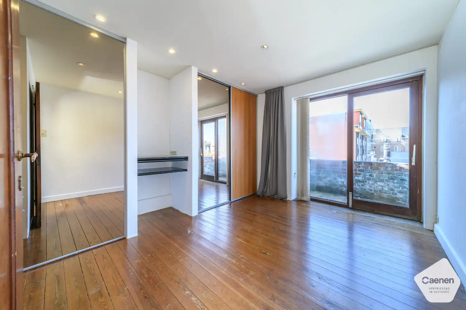 Ruime woning met handelsruimte in het centrum van De Panne foto 16
