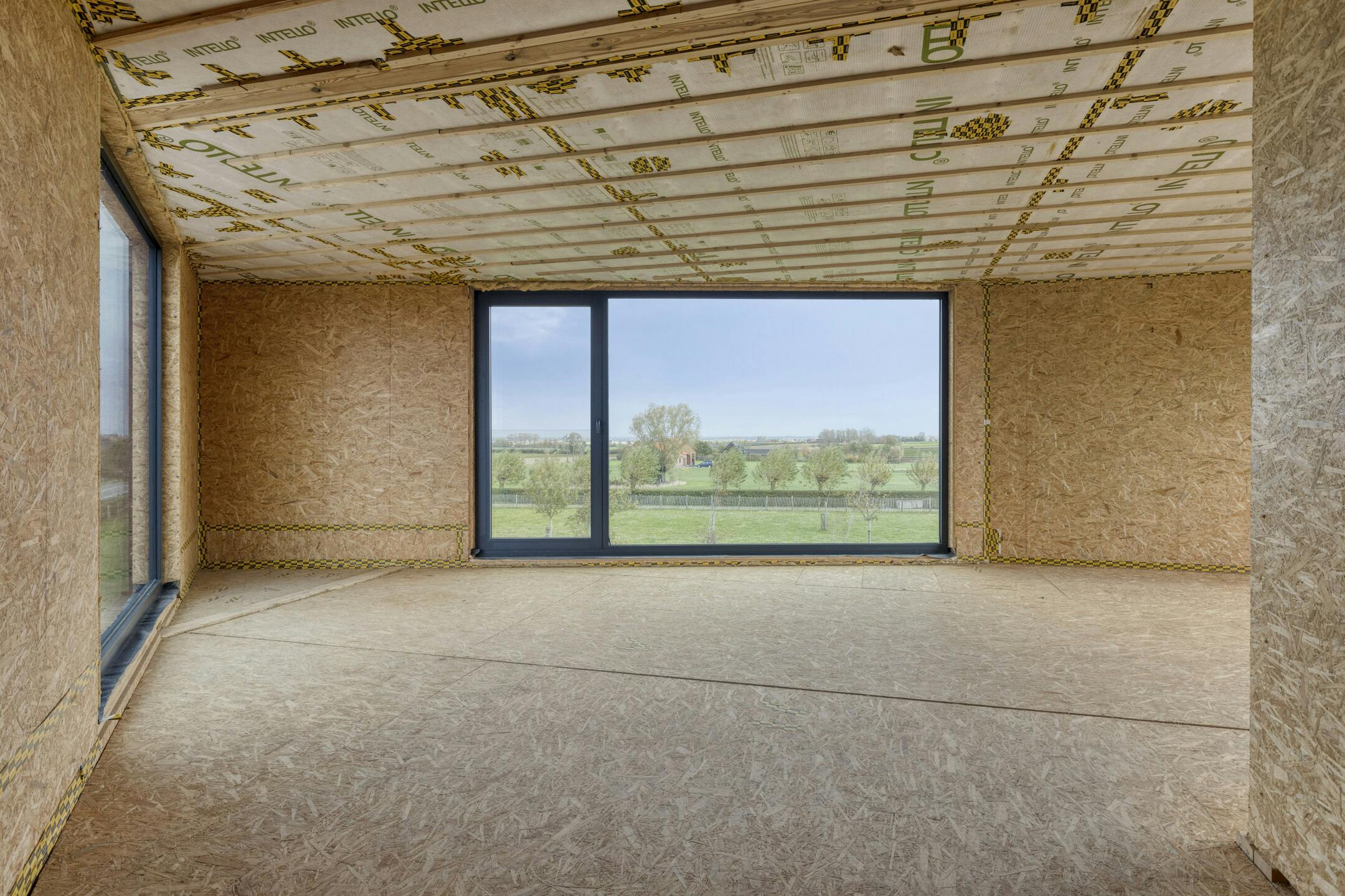 Moderne houtskeletwoning met panoramisch uitzicht foto 13