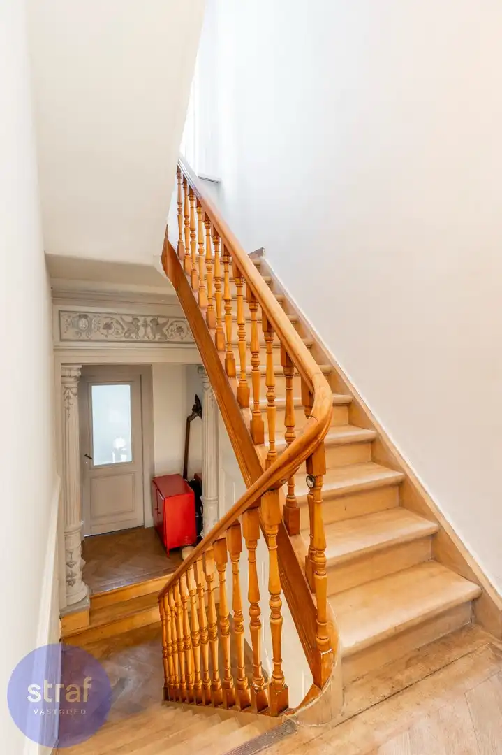 Klassevol Herenhuis (280m2) met grote tuin foto 18