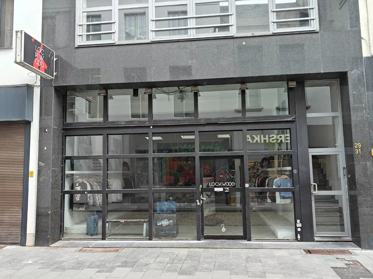 Winkel vlakbij de Meir foto {{pictureIndex}}