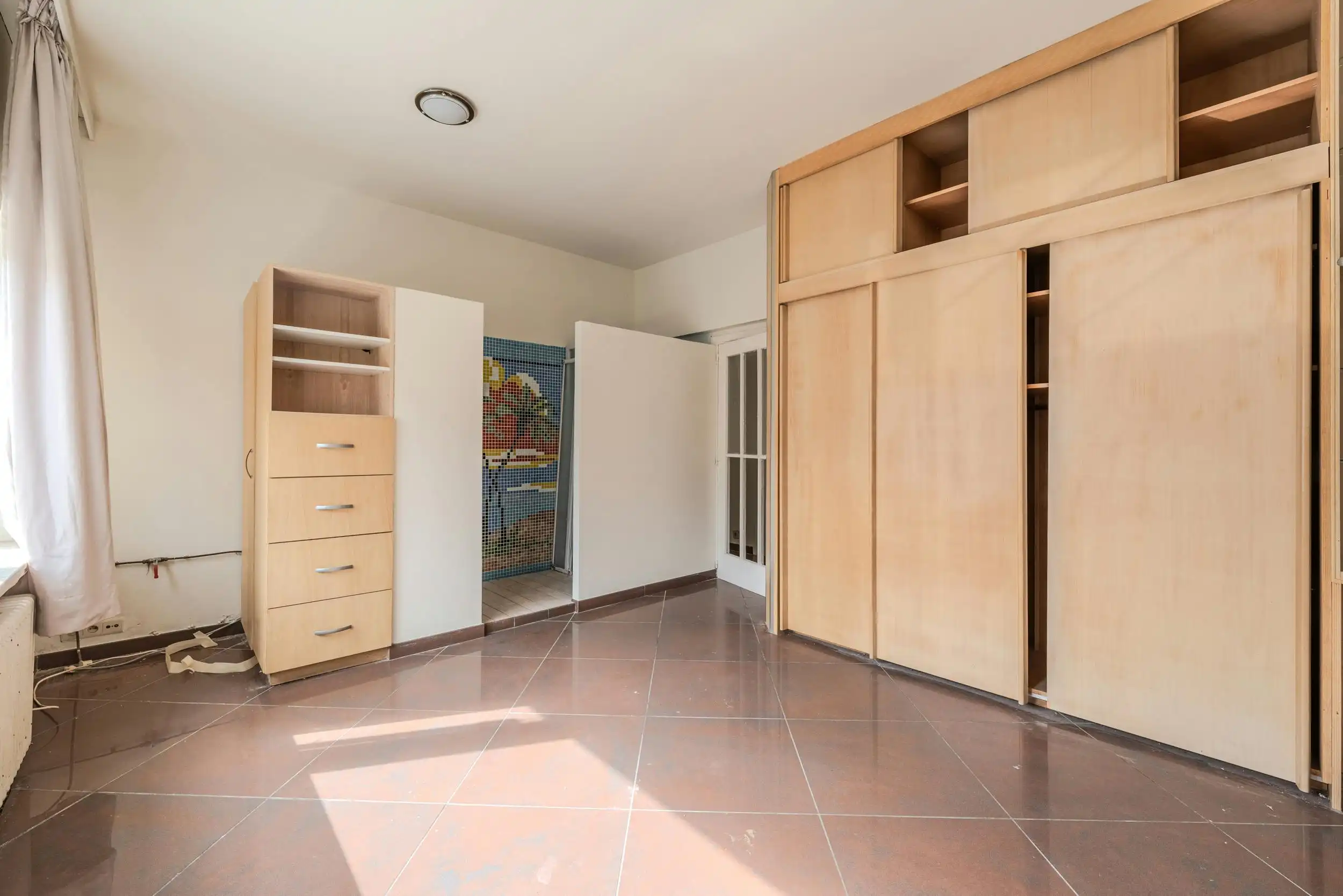 Hoekhuis met veel potentieel te koop te Mariakerke foto 12