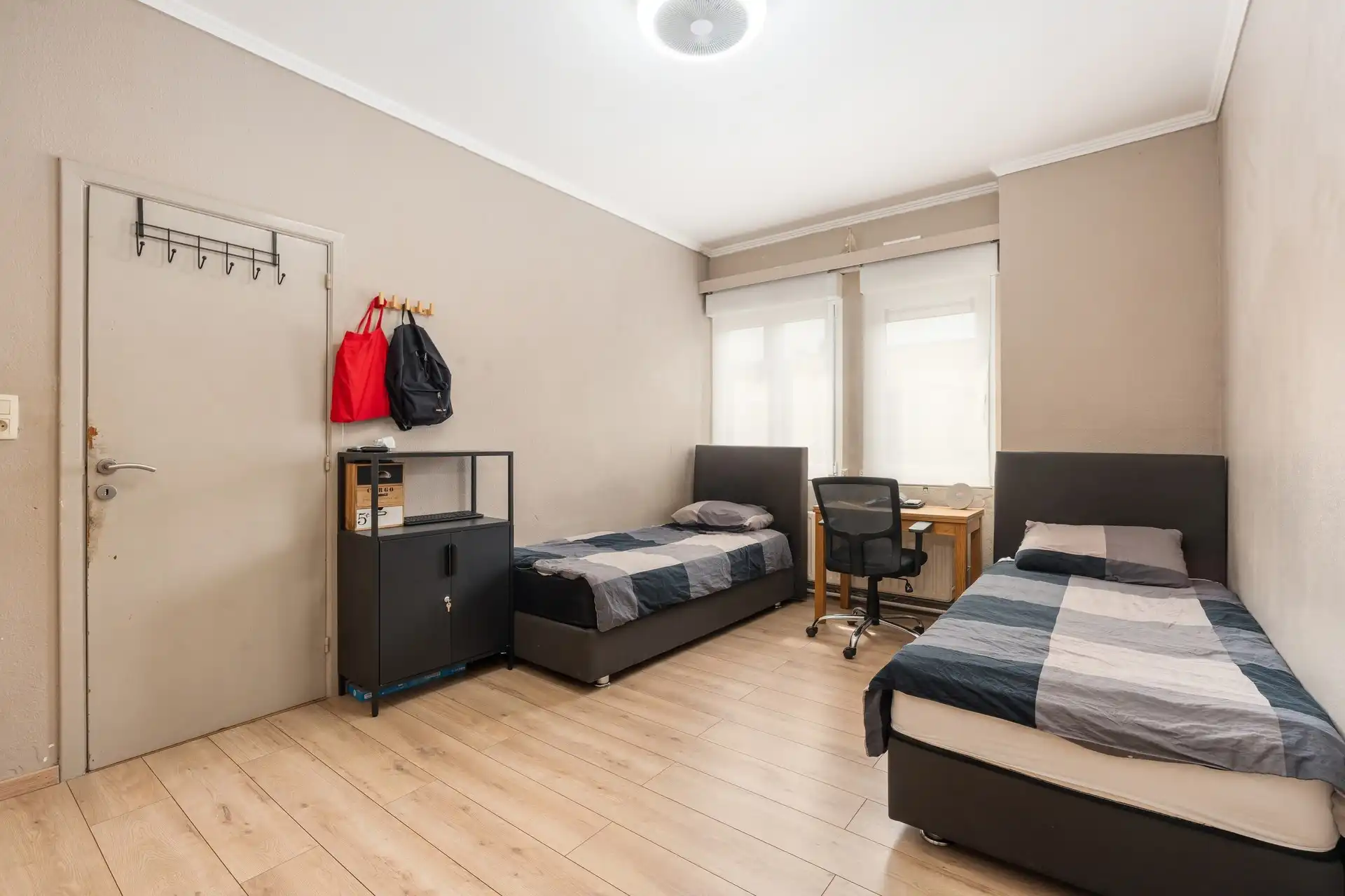 Instapklare eengezinswoning met 3 slaapkamers, 2 badkamers en gezellige stadstuin. foto 16