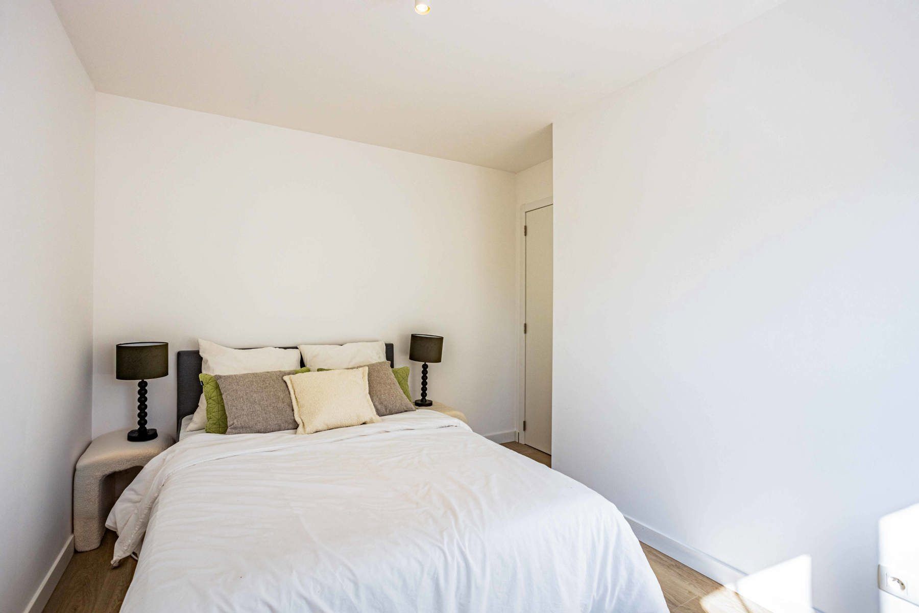 Gerenoveerde woning met 3 slaapkamers en 2 badkamers foto 11