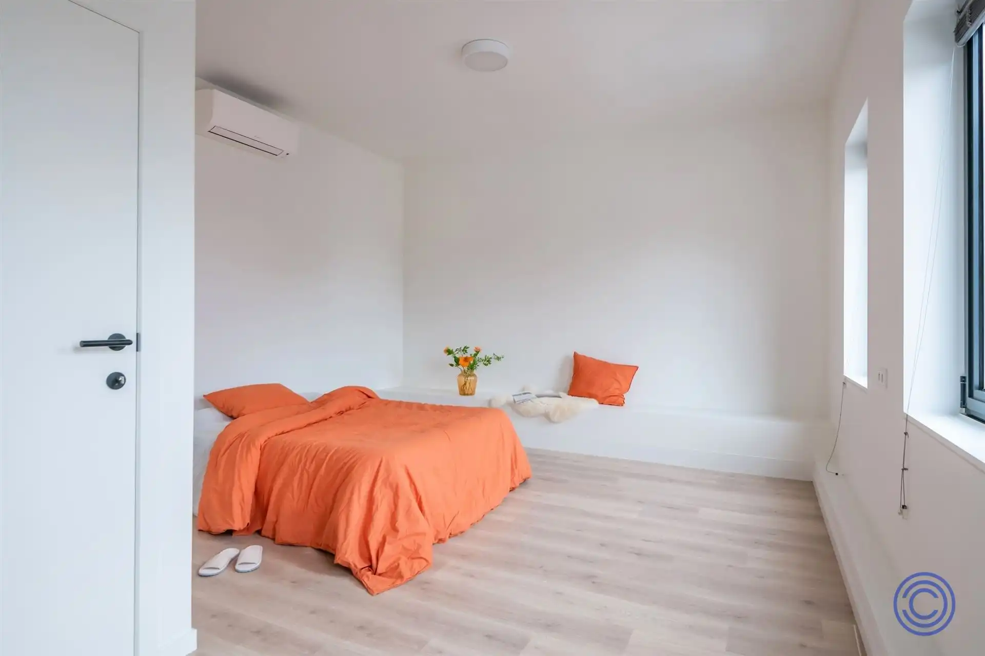 Statig, gerenoveerd herenhuis met 3 ruime slaapkamers en stadstuin! foto 12