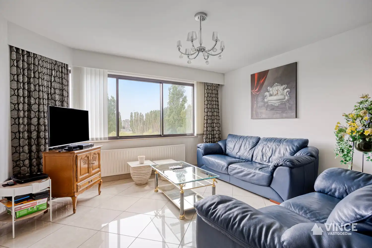 Instapklaar appartement met terras op toplocatie in Ekeren foto 2