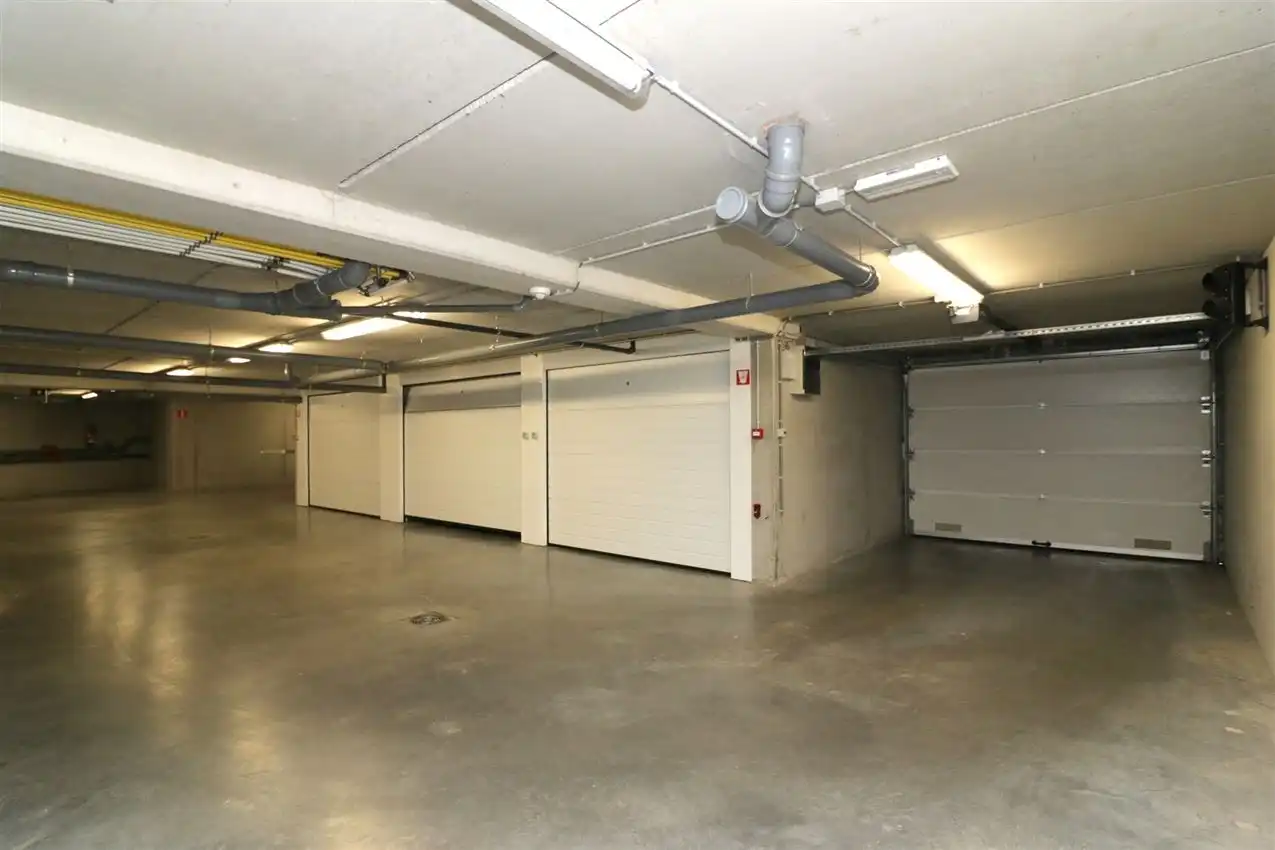 Zonnige penthouse met 2 slaapkamers, mooi terras, inclusief garage  foto 35