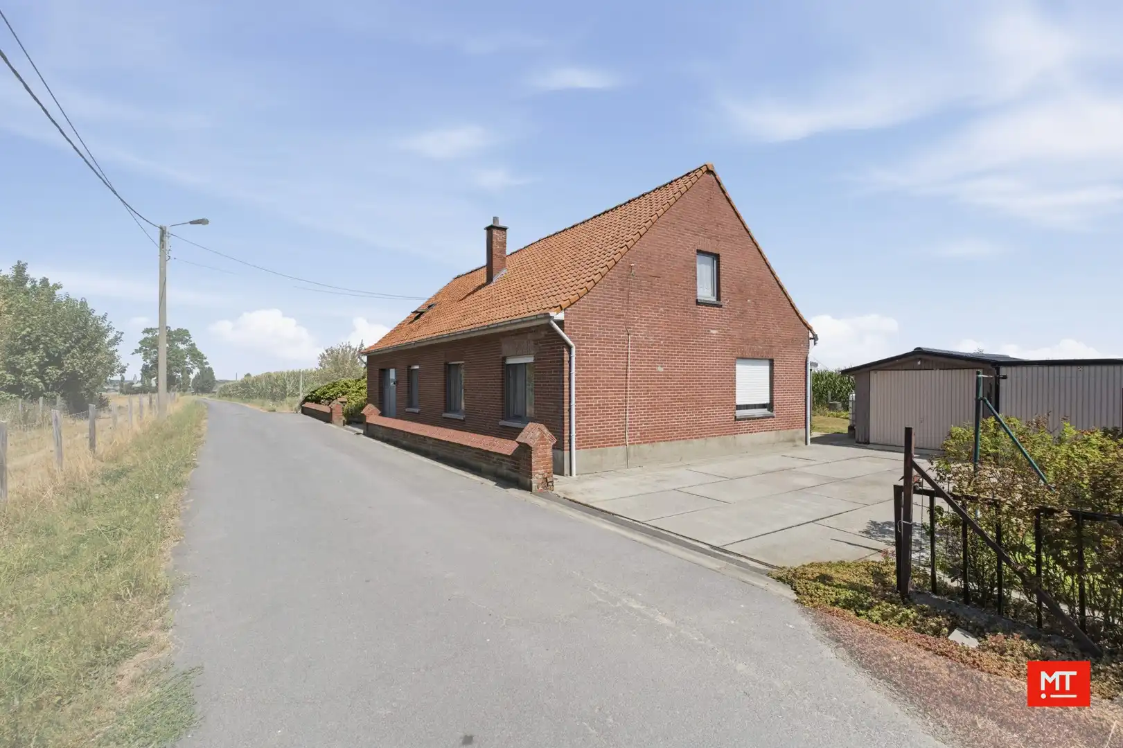 Te renoveren alleenstaande woning op een landelijke locatie in Wijtschate foto 5