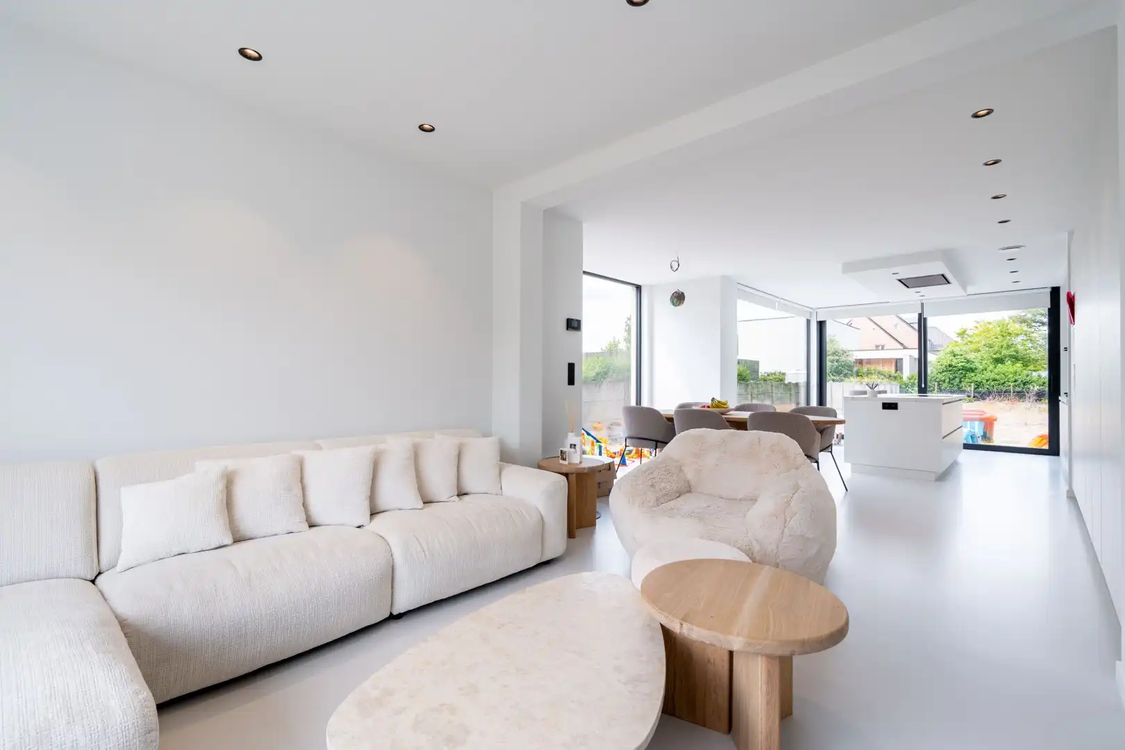 Instapklare woning met 3 slpkmrs op een perceel van 890m²! foto 5