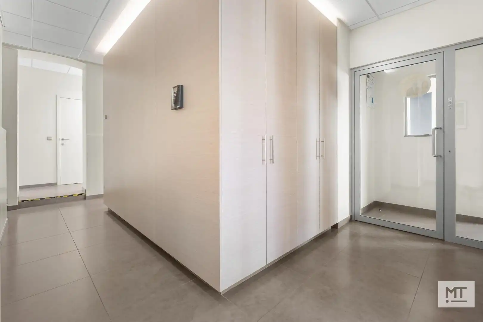 Opbrengsteigendom bestaande uit handelsruimte en 2 appartementen in centrum Beselare foto 23