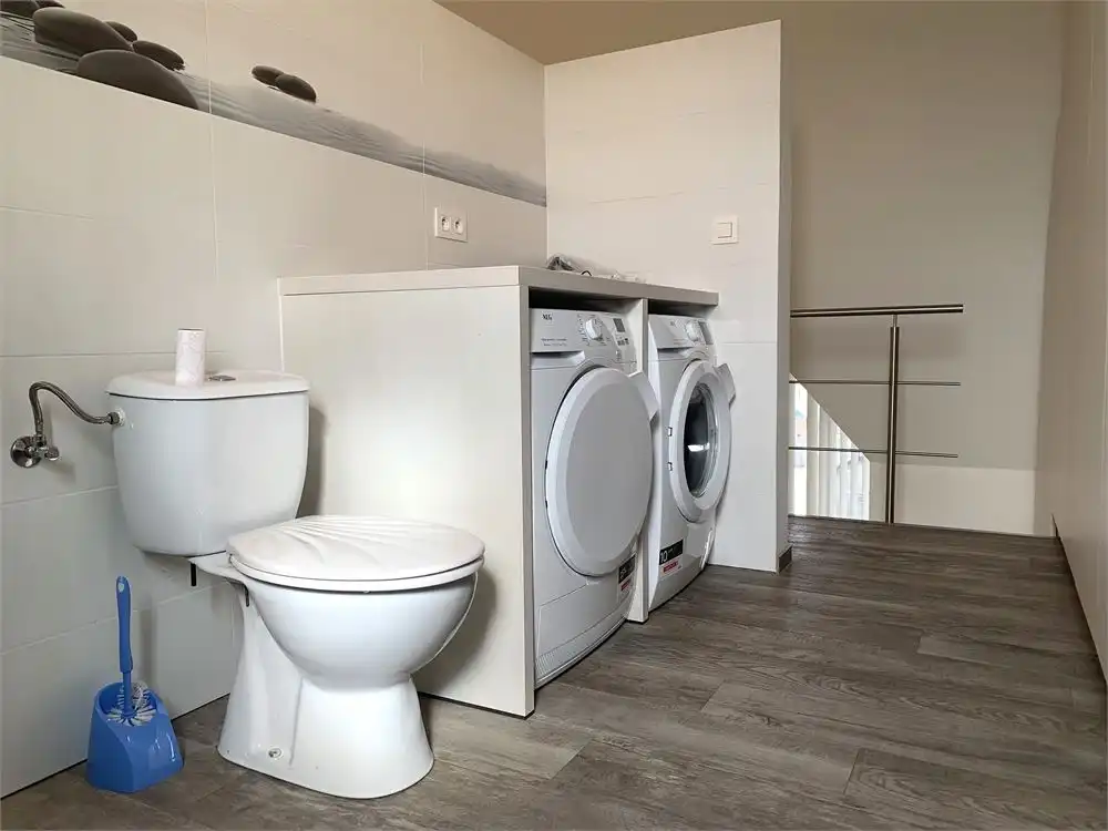 Appartement met mooie ligging op de markt van Torhout foto 11