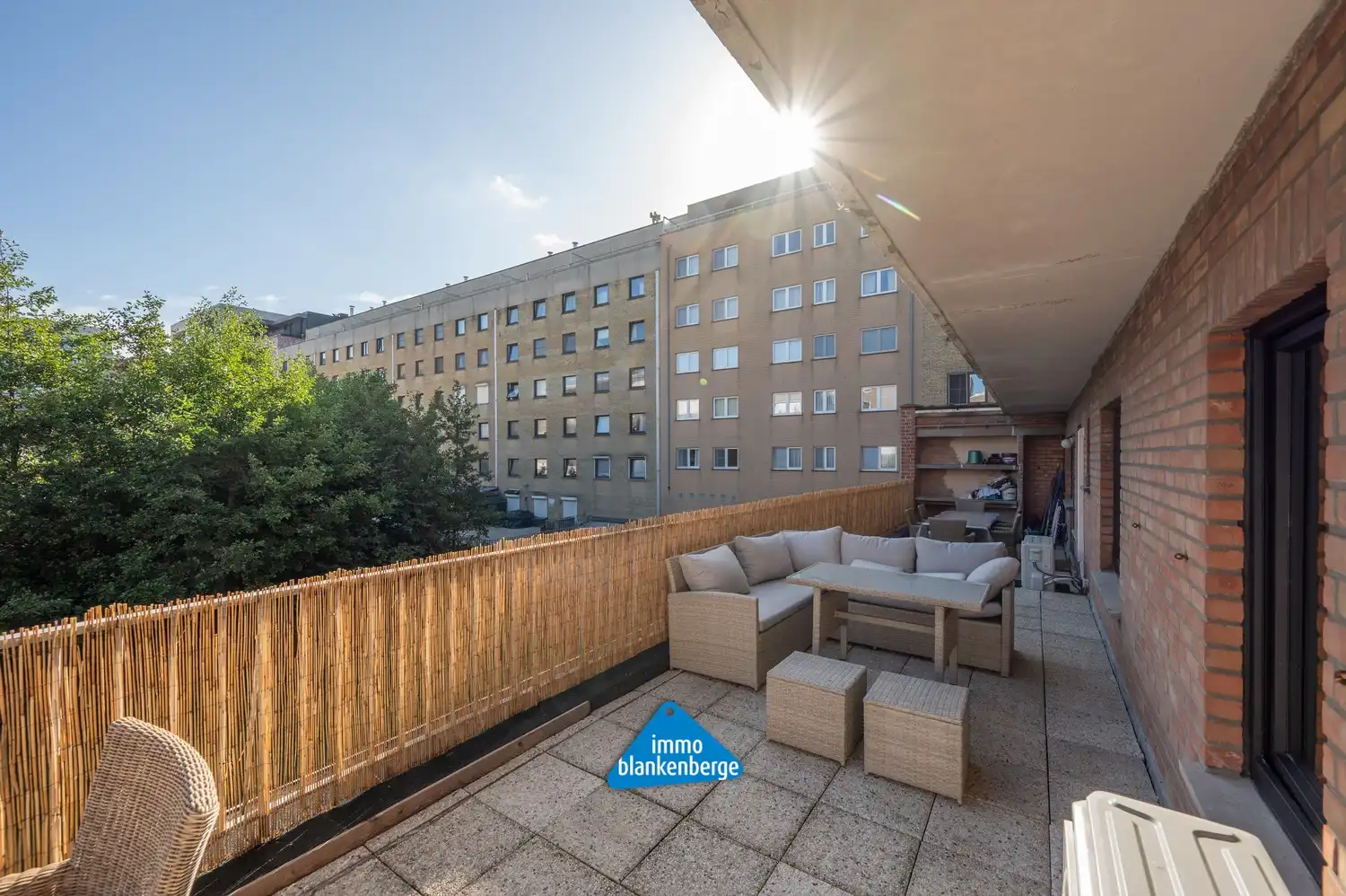 Zeer Ruim en Stijlvol gerenoveerd appartement van 232m² op een toplocatie vlak bij het strand. foto 12