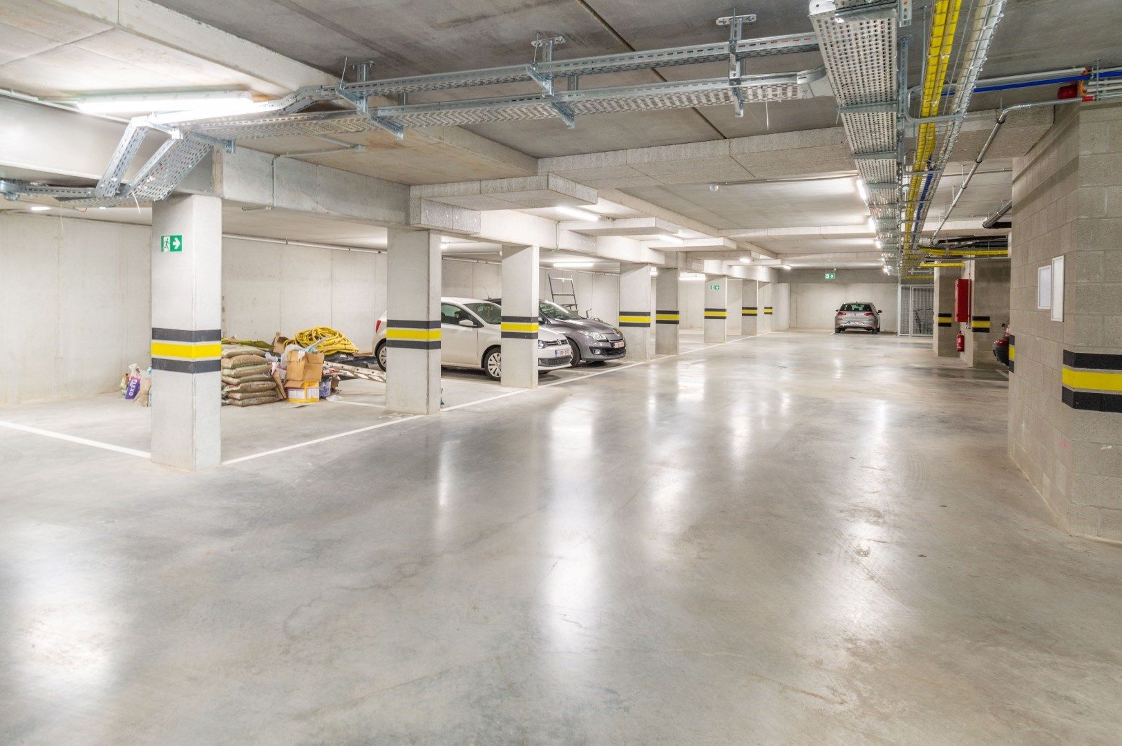 Een binnenstaanplaats nabij het centrum! foto {{pictureIndex}}