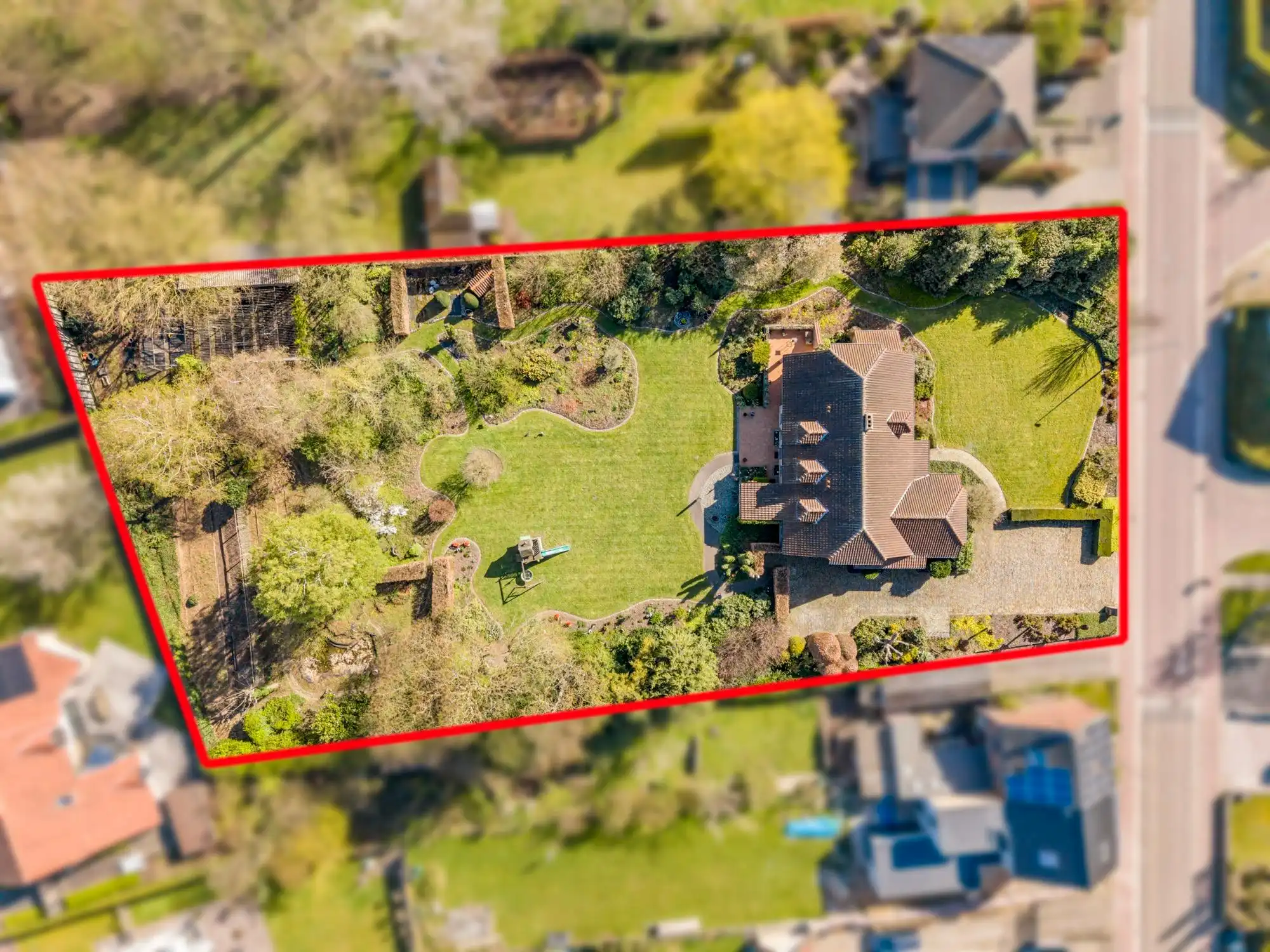 Ruime gezinswoning met praktijkruimte, 5 slaapkamers op 36a57ca centrum Diepenbeek foto 36