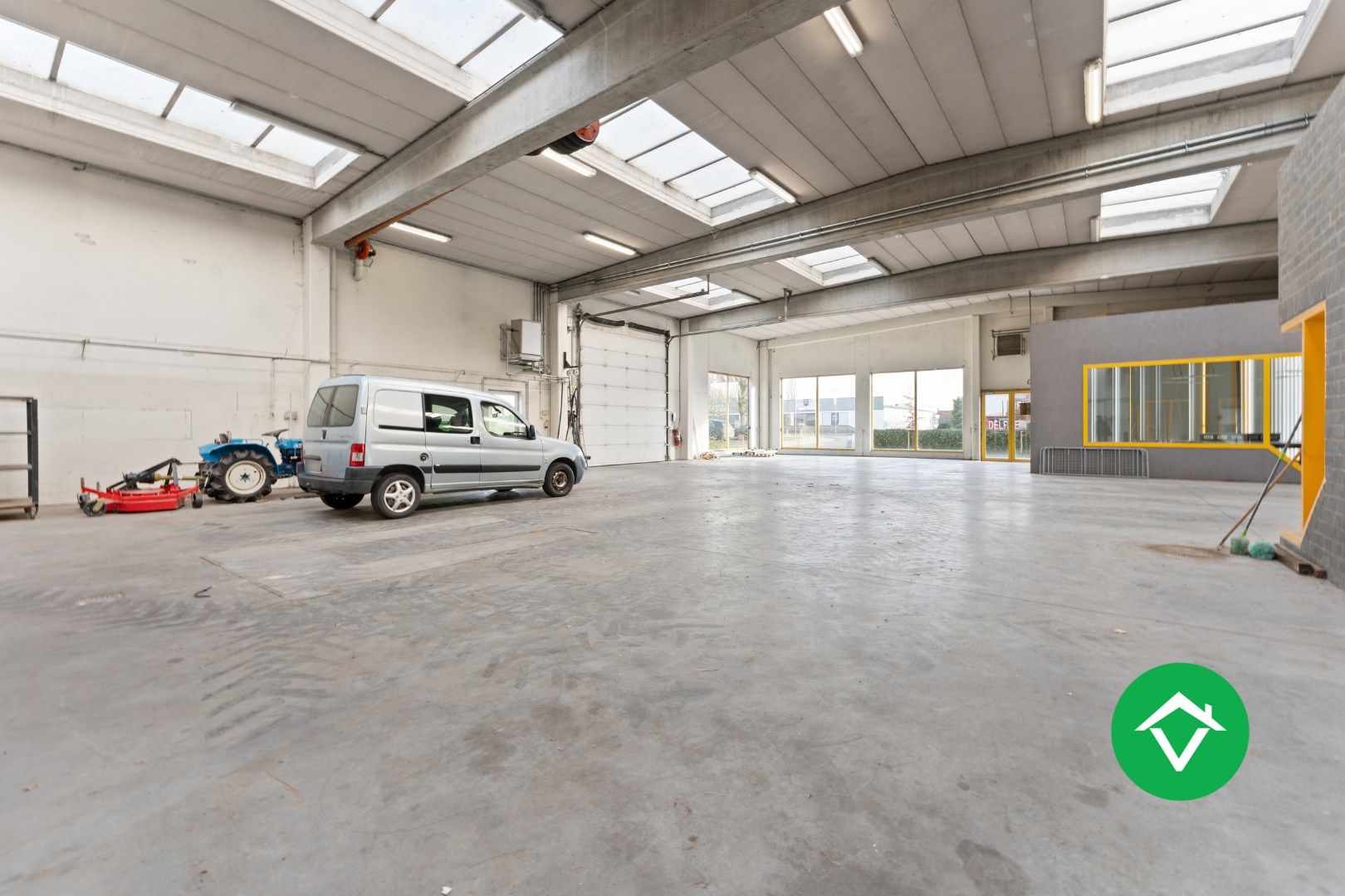 Bedrijfsgebouw met woonst te Ichtegem foto 6