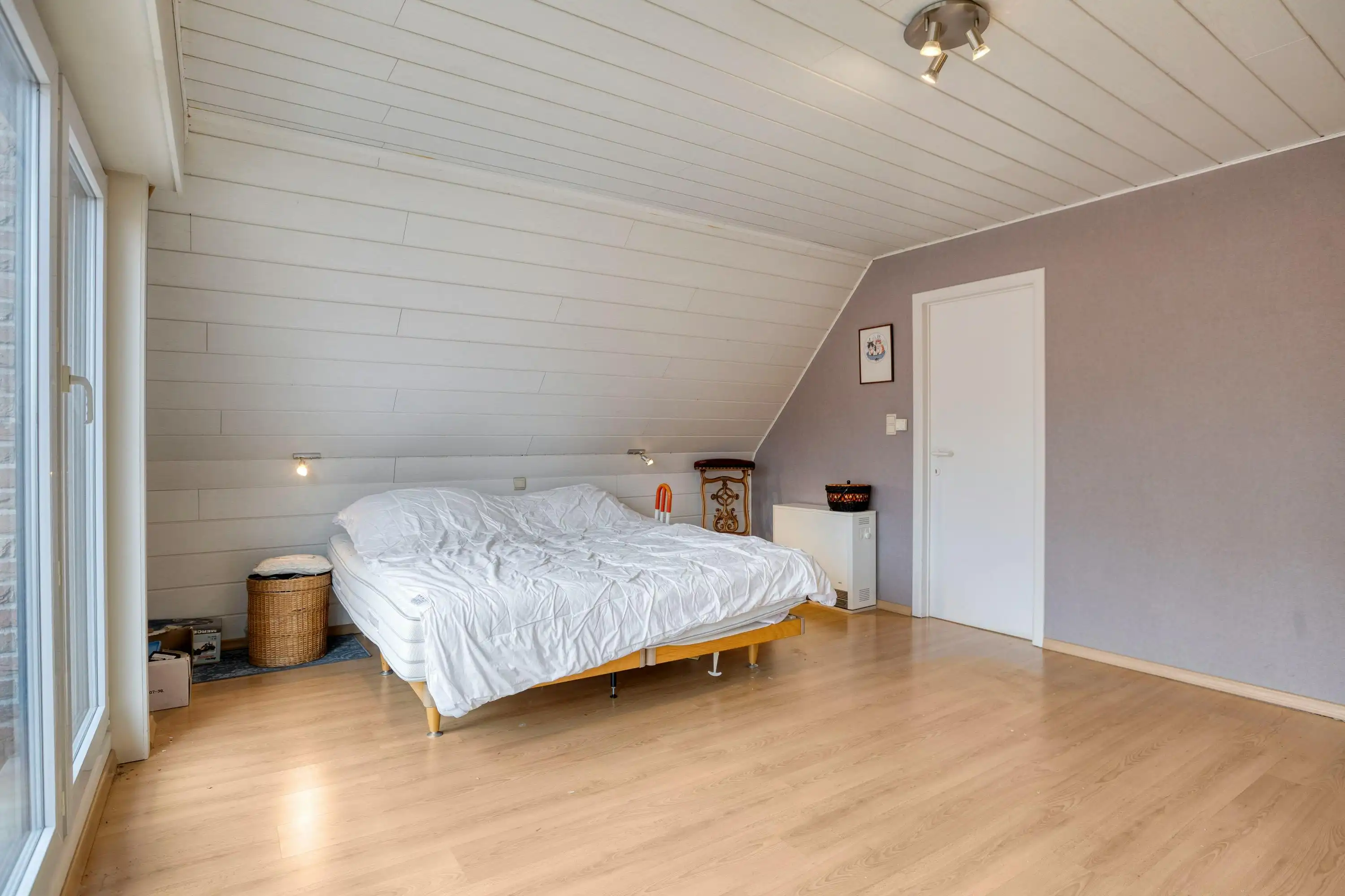 Ruime woning met 2 garages en lift in centrum Veurne foto 20
