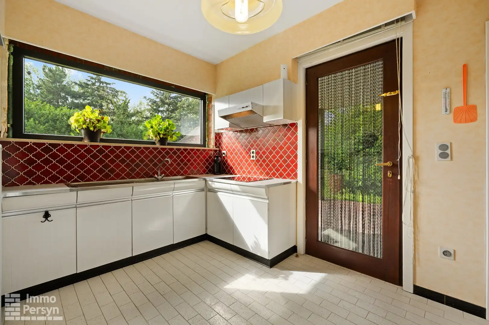 Ruime gelijkvloerse woning OB gelegen in een rustige wijk foto 8