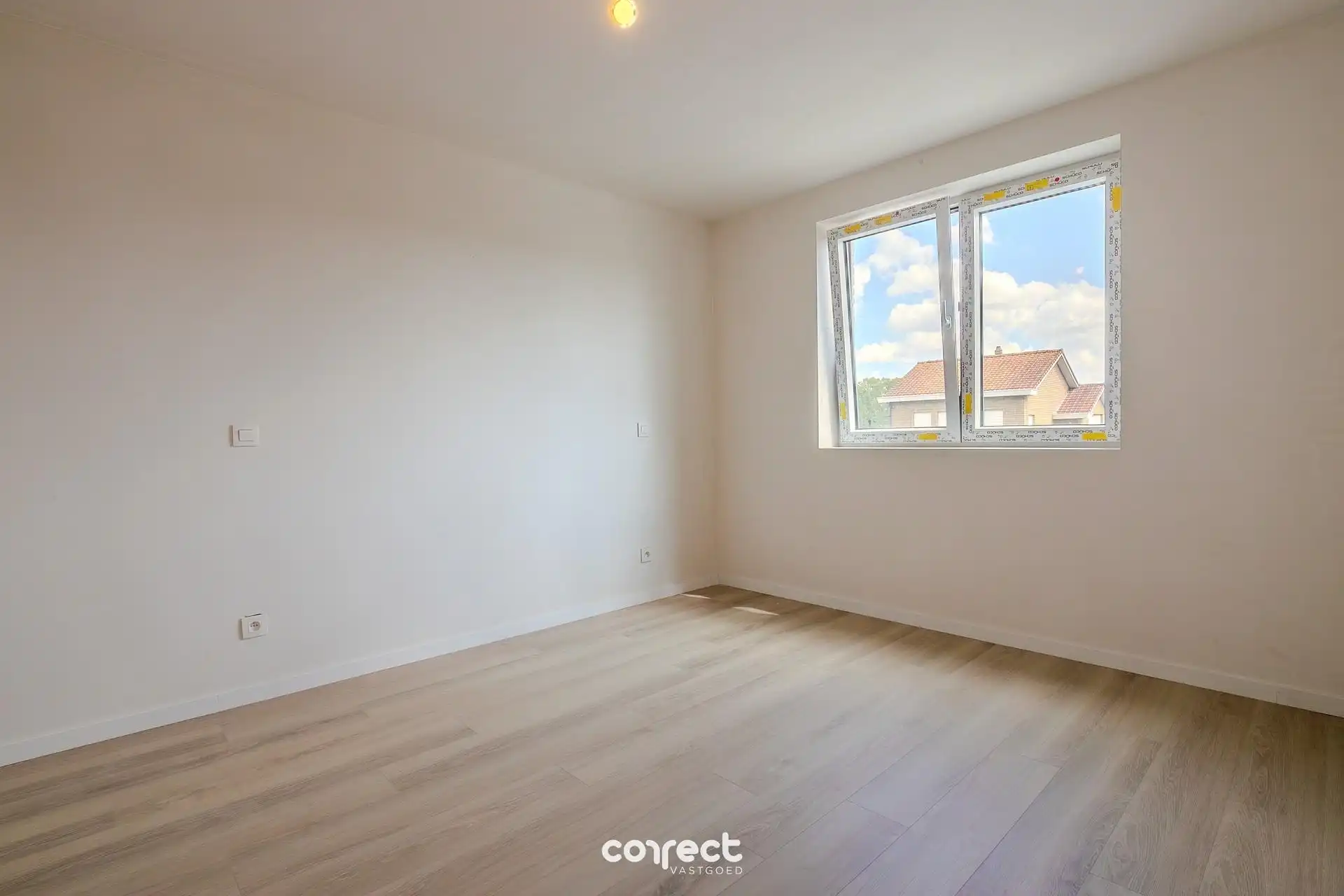 Moderne halfopen nieuwbouwwoning met een grote bew. opp. van 200 m². foto 10