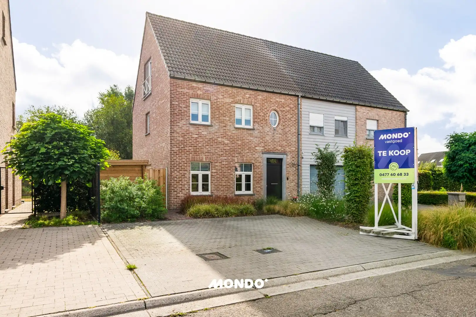 Moderne, energiezuinige woning met zwembad foto {{pictureIndex}}