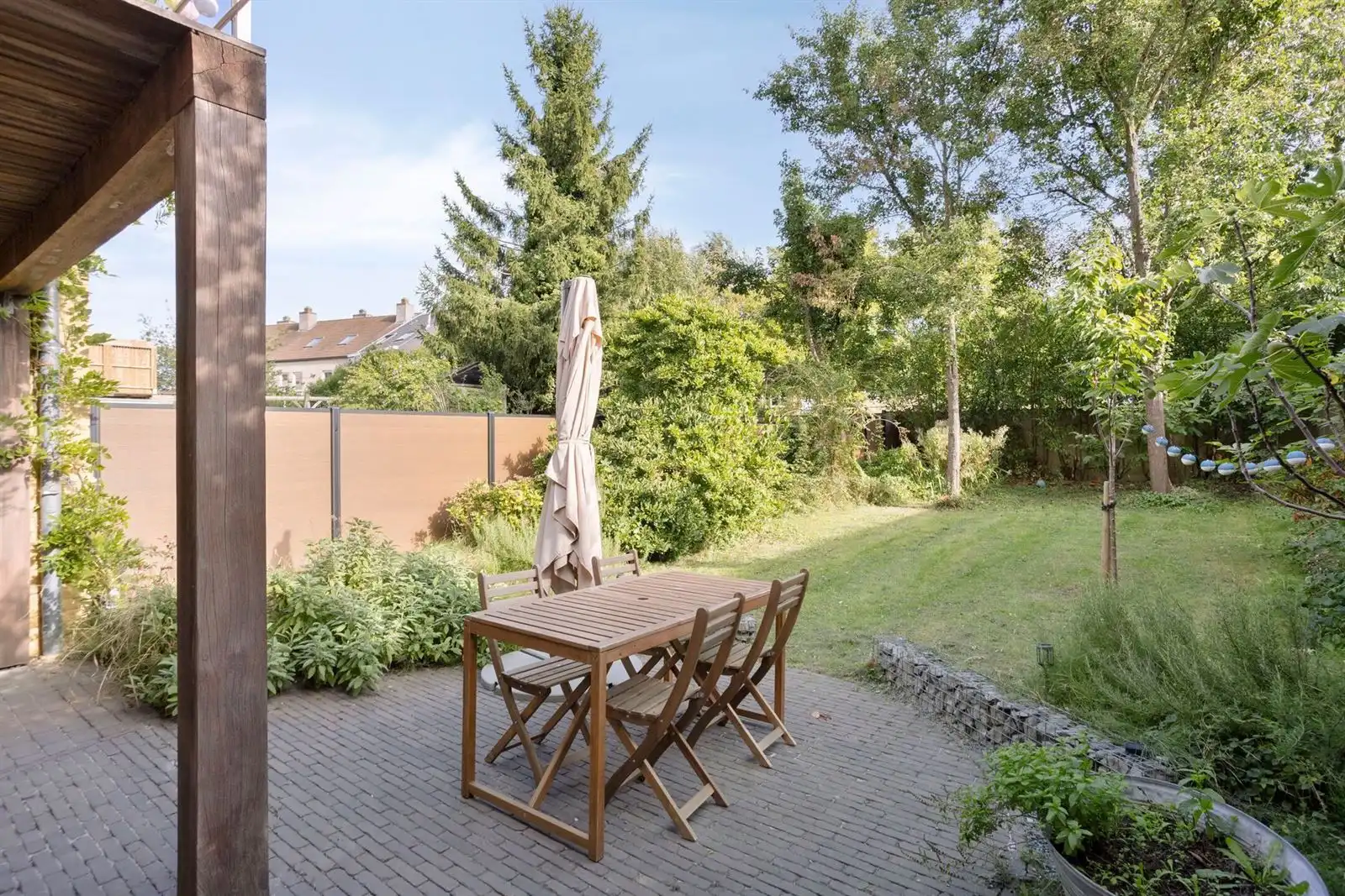 Gerenoveerde woning met tuin en 3 grote slaapkamers  foto 2